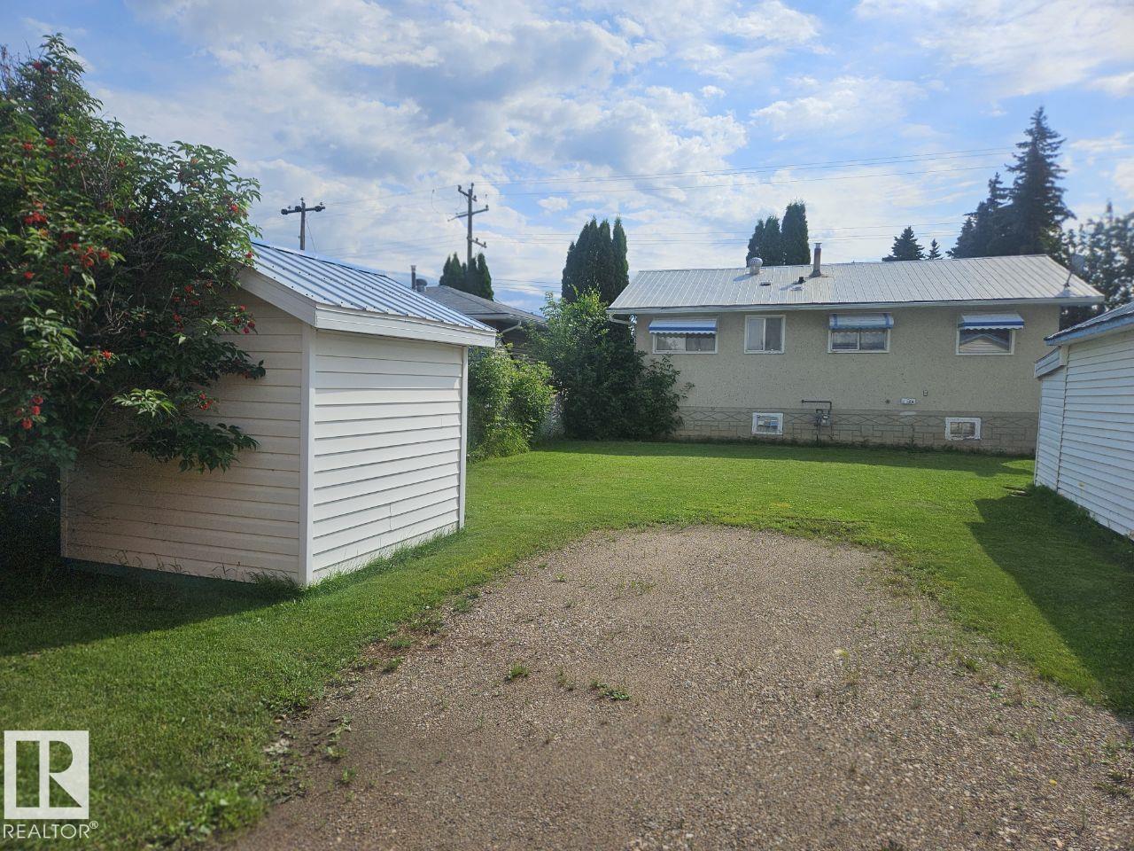 5024 50 St Property Photo 36