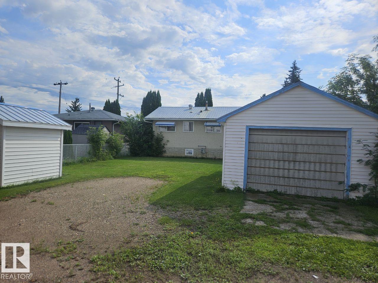 5024 50 St Property Photo 37