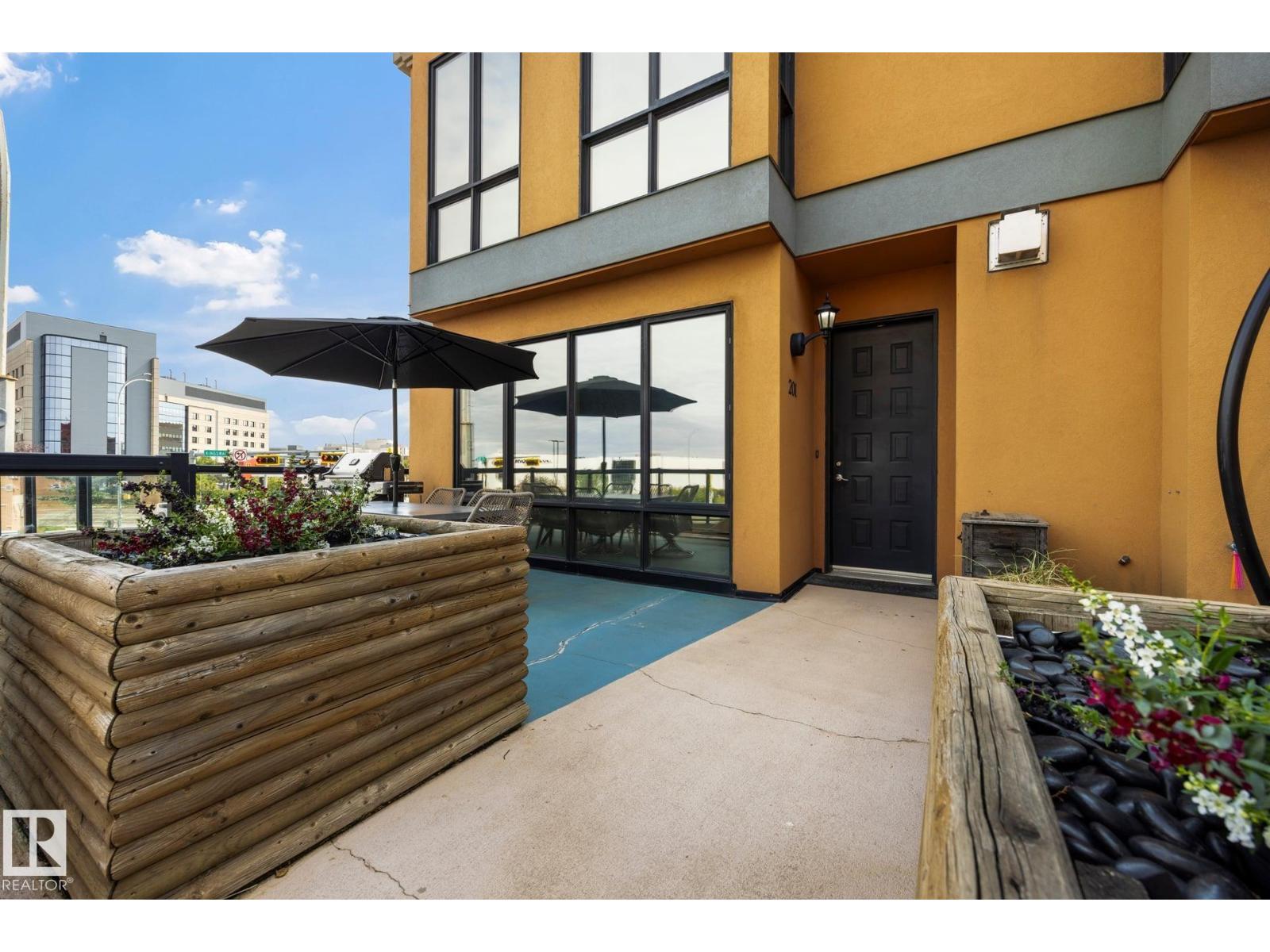 #201 10625 Kingsway Av Nw Property Photo 1