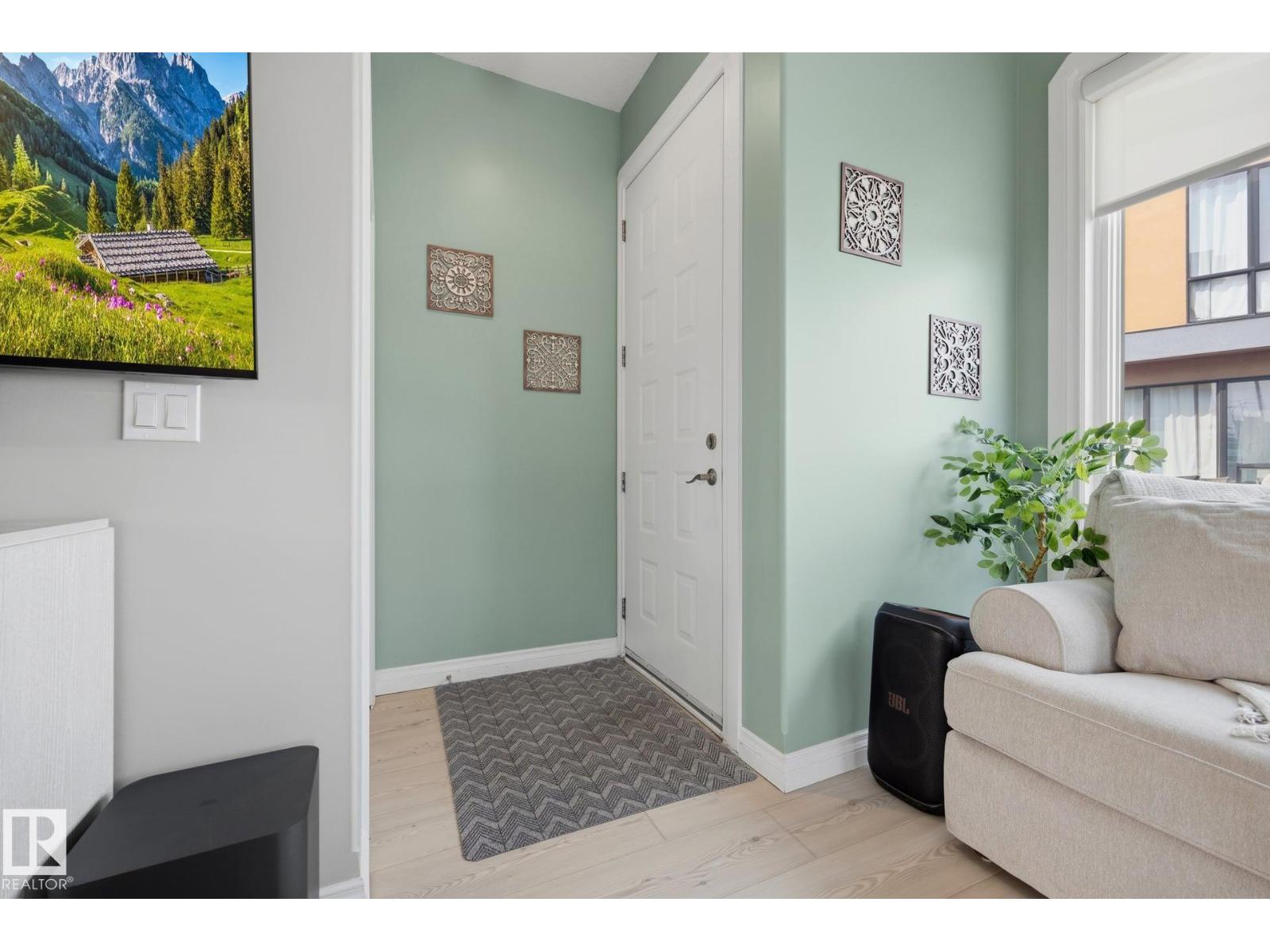 #201 10625 Kingsway Av Nw Property Photo 2