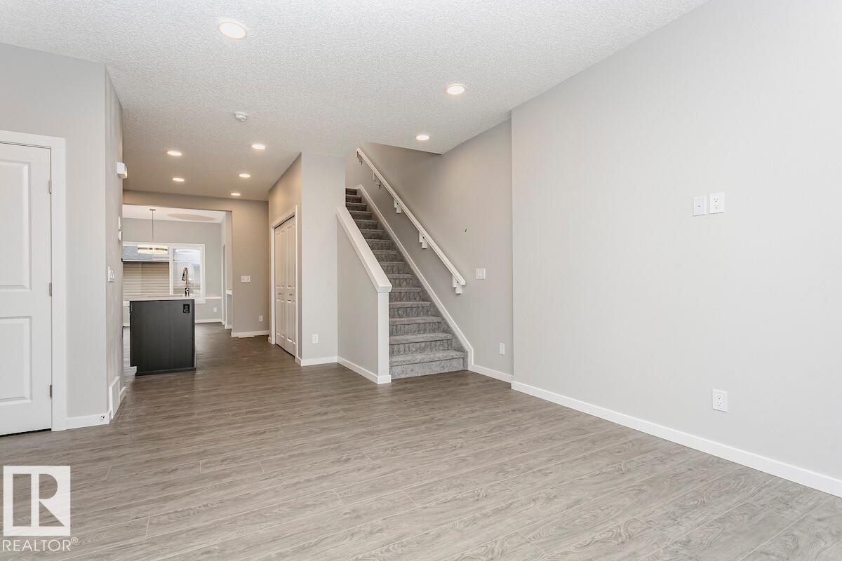 306 Hawthorn Wy Property Photo 5