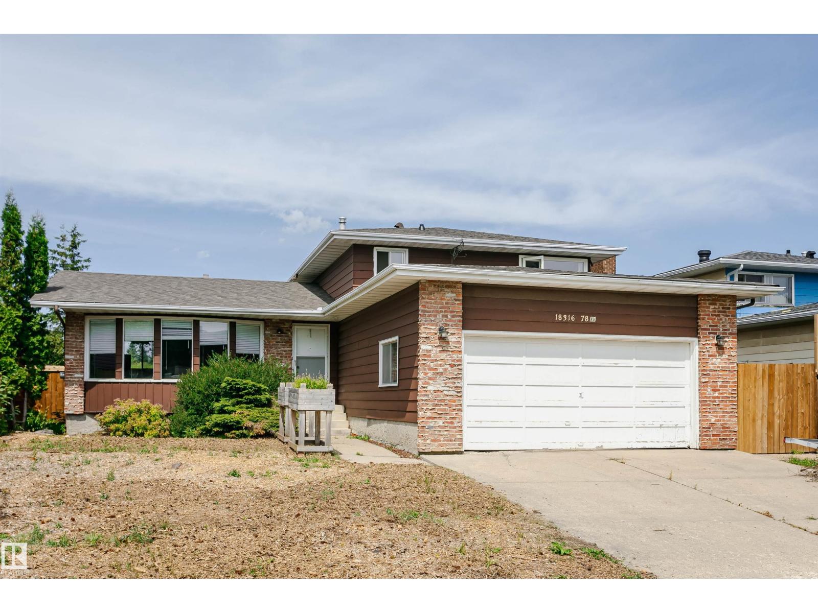 18316 78 Av Nw Property Photo 3