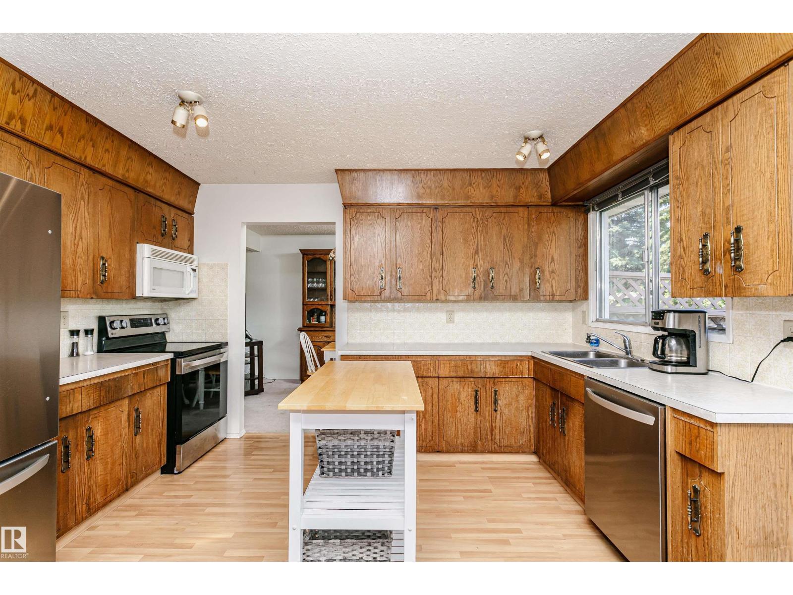 18316 78 Av Nw Property Photo 13