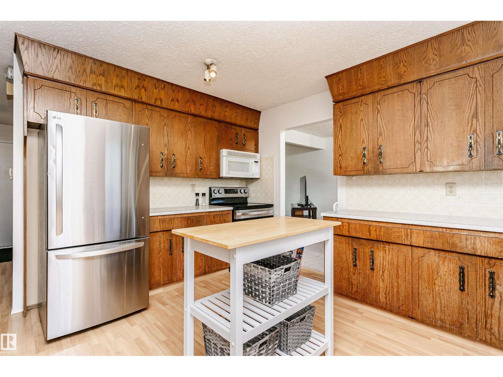 18316 78 Av Nw Property Photo 16