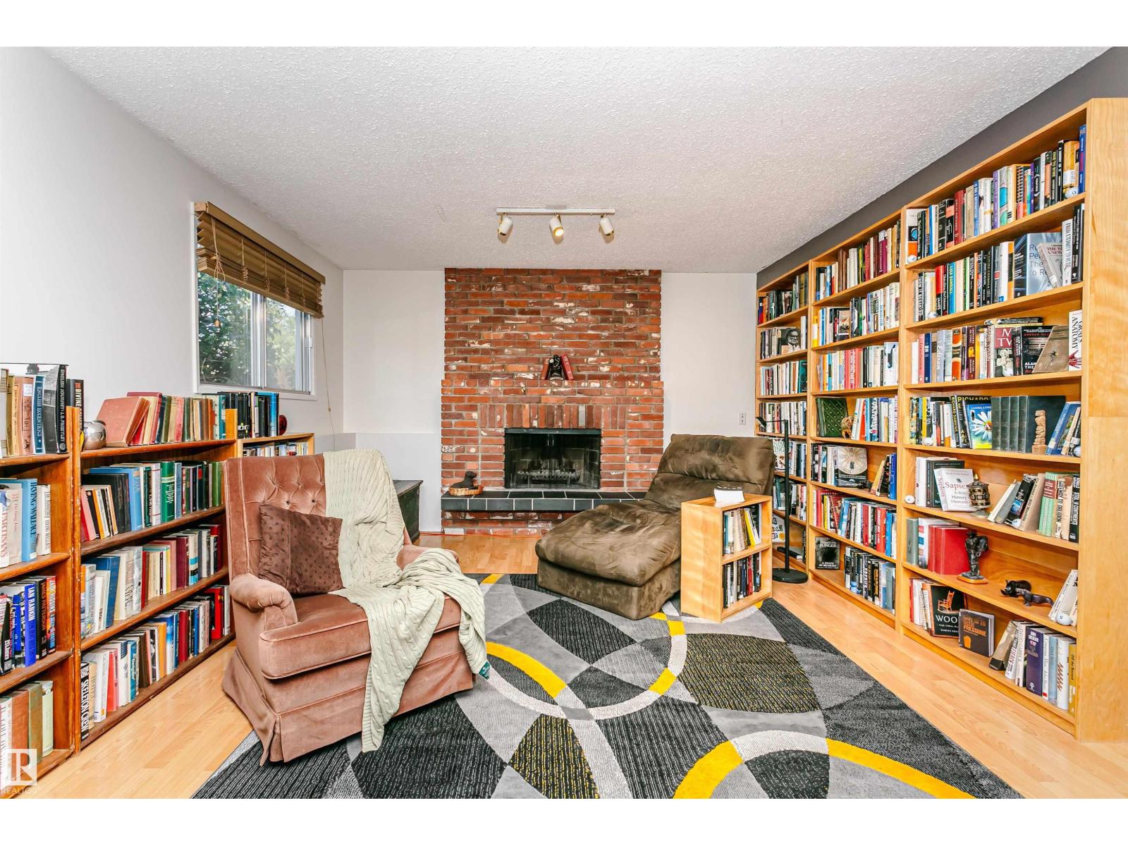 18316 78 Av Nw Property Photo 21