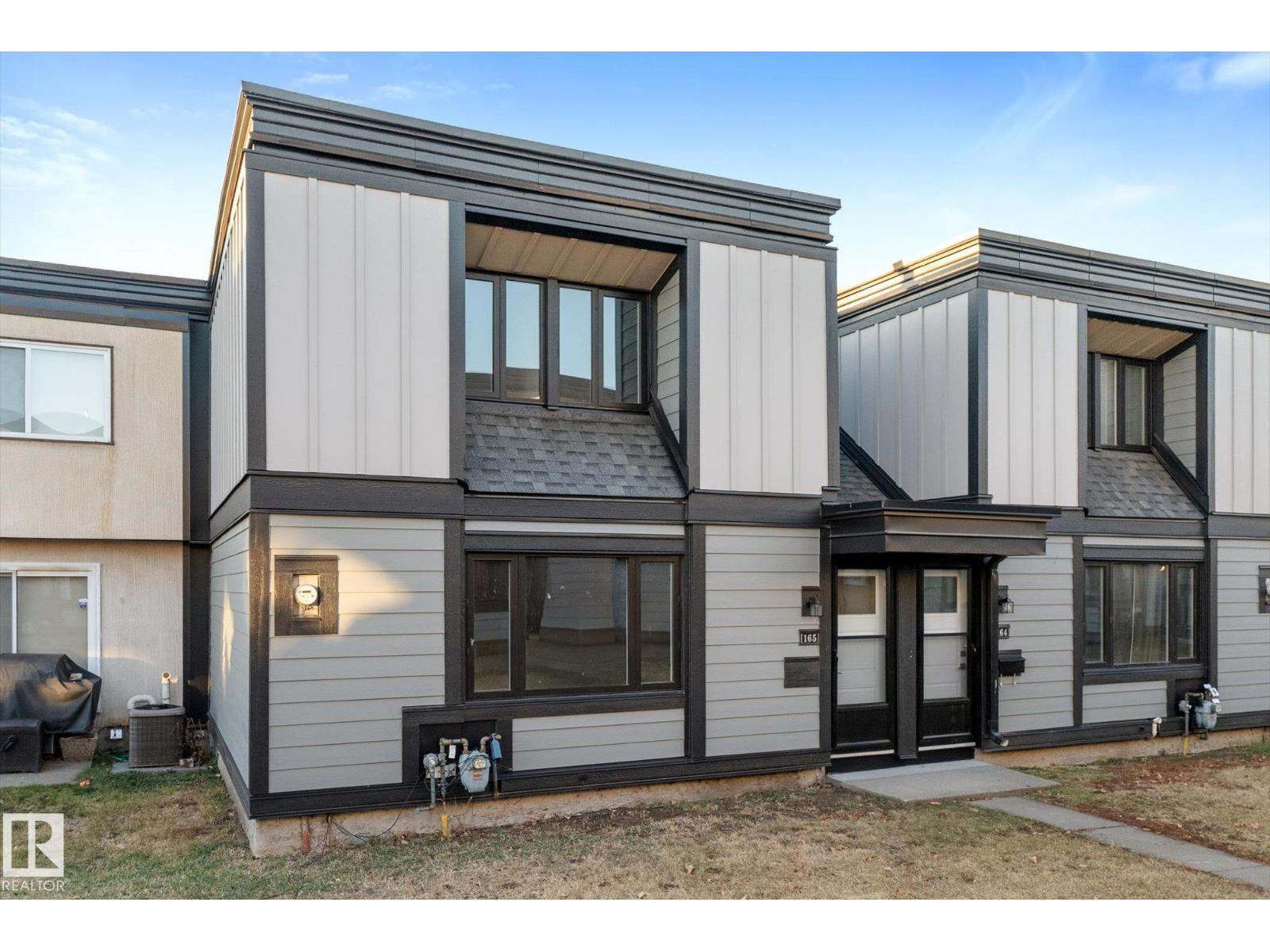 #165 3308 113 Av Nw Property Photo 2