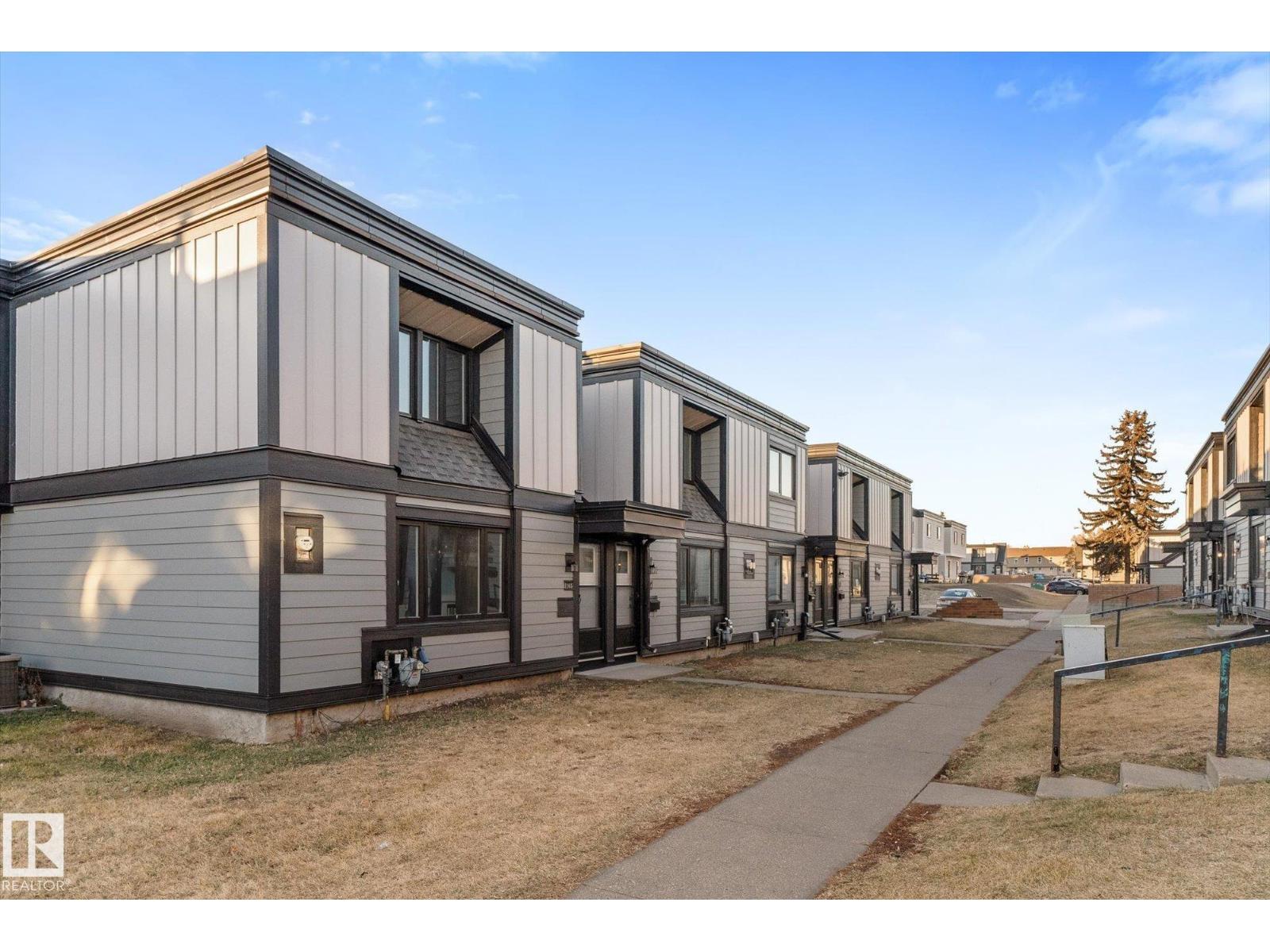 #165 3308 113 Av Nw Property Photo 3
