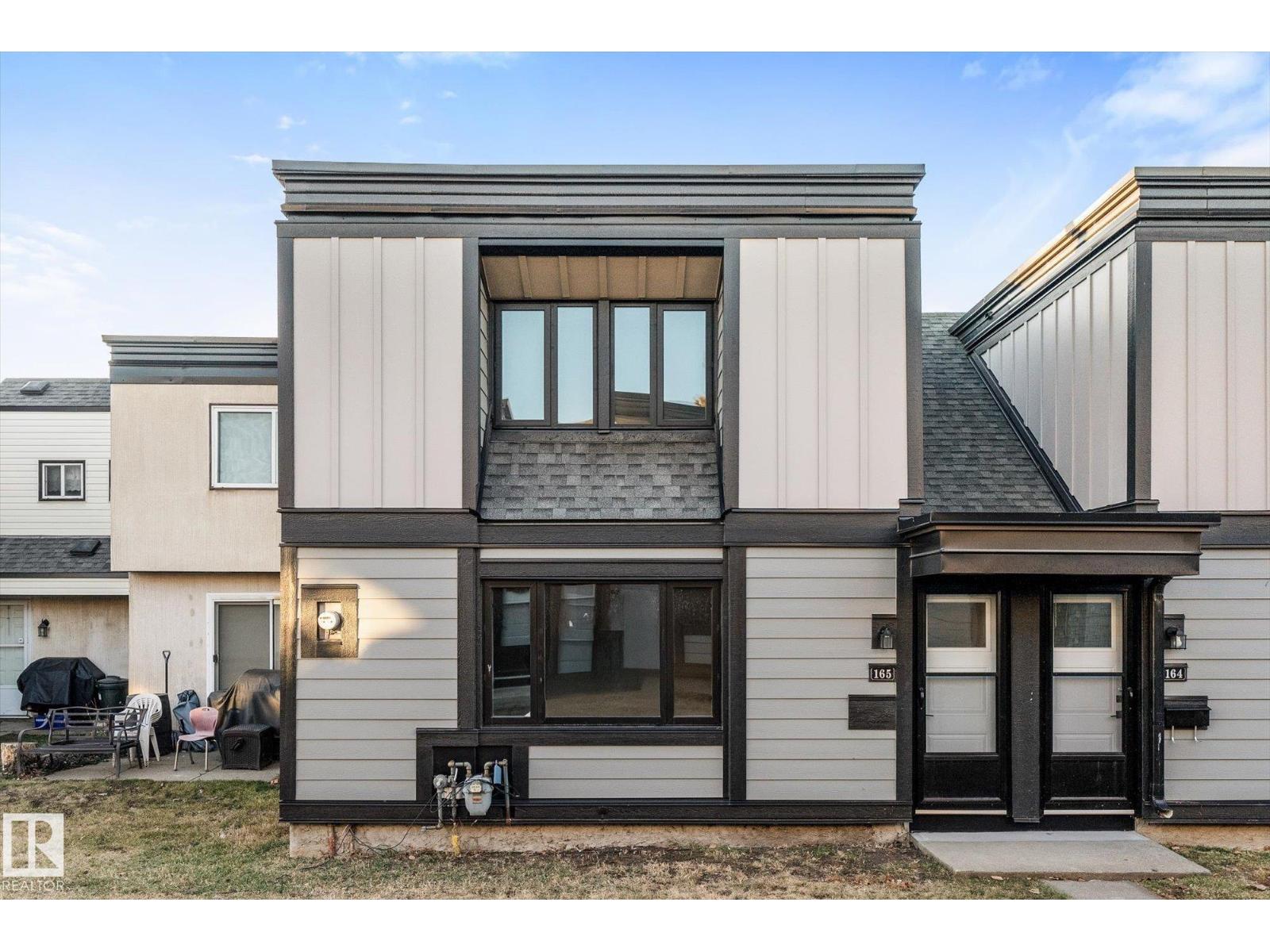 #165 3308 113 Av Nw Property Photo 5