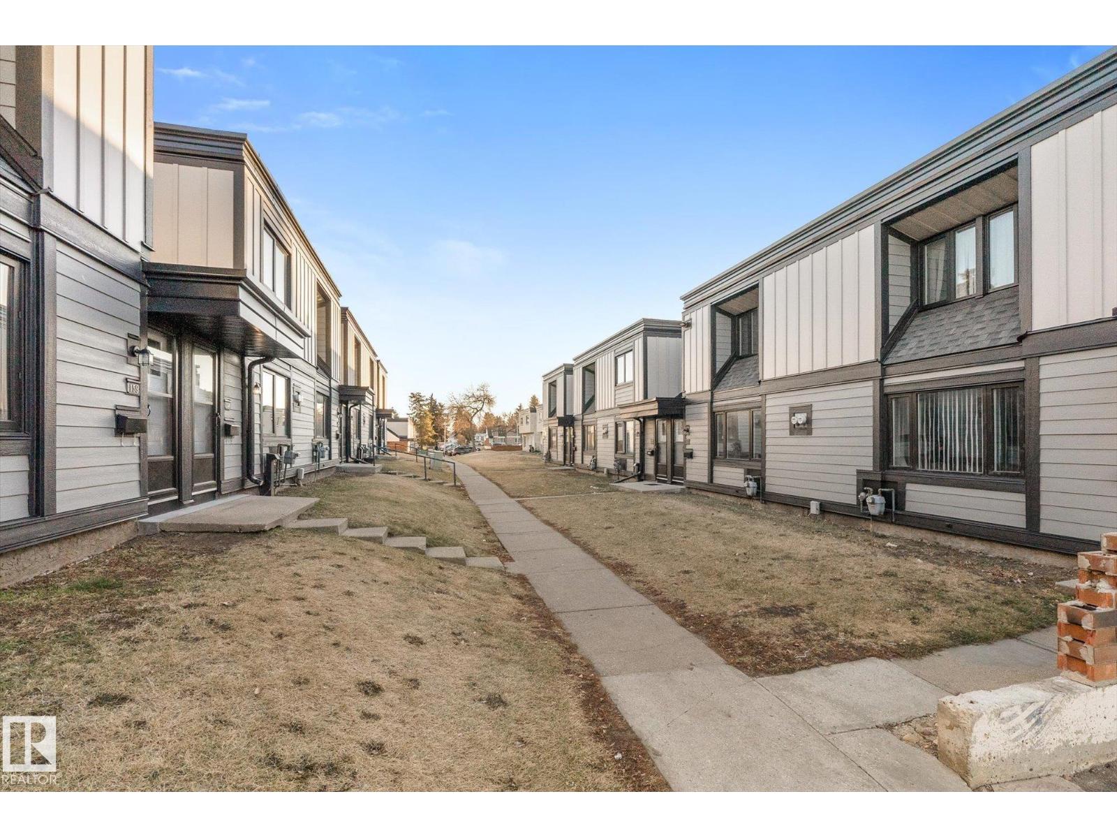 #165 3308 113 Av Nw Property Photo 8