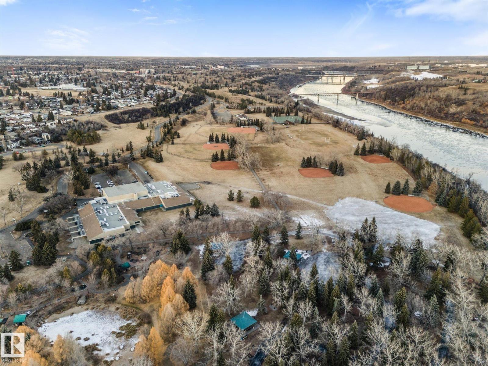 #165 3308 113 Av Nw Property Photo 18