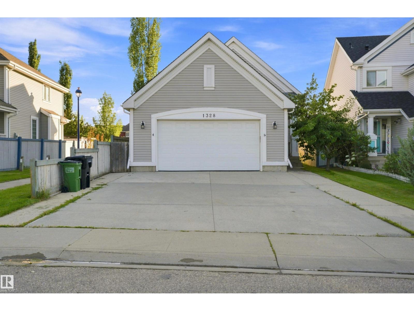 1328 80 St Sw Property Photo 1