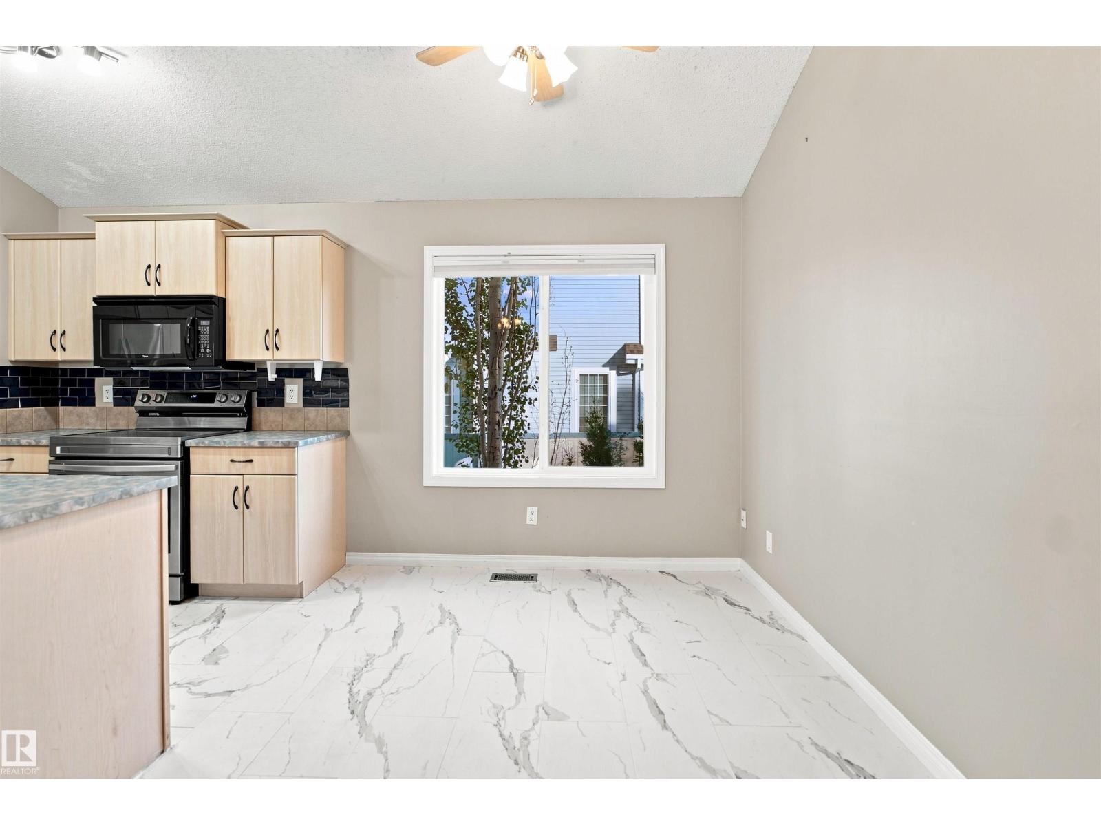 1328 80 St Sw Property Photo 5