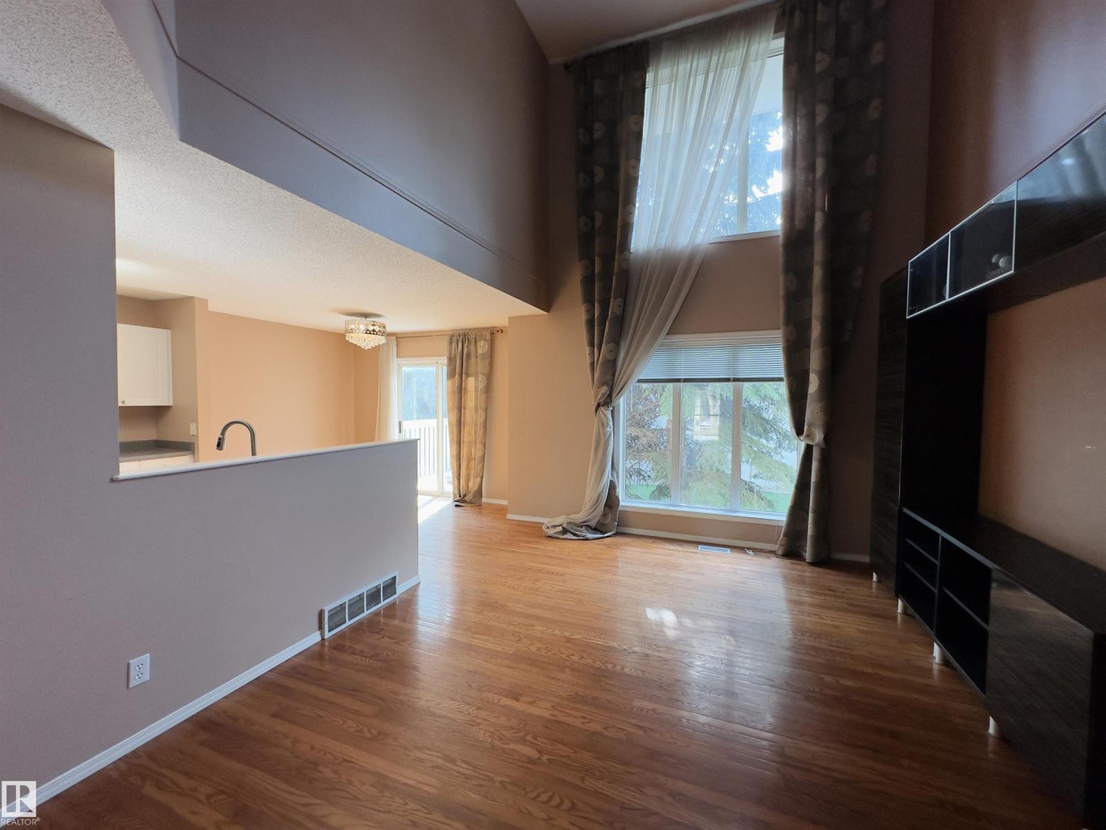 #48 6608 158 Av Nw Property Photo 11