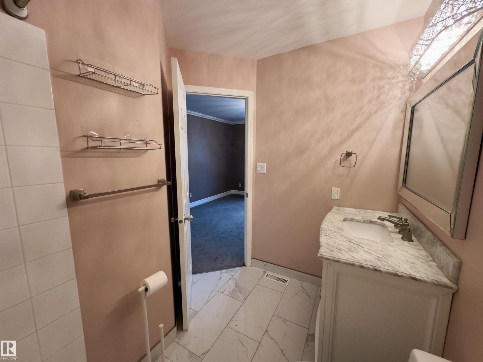 #48 6608 158 Av Nw Property Photo 36