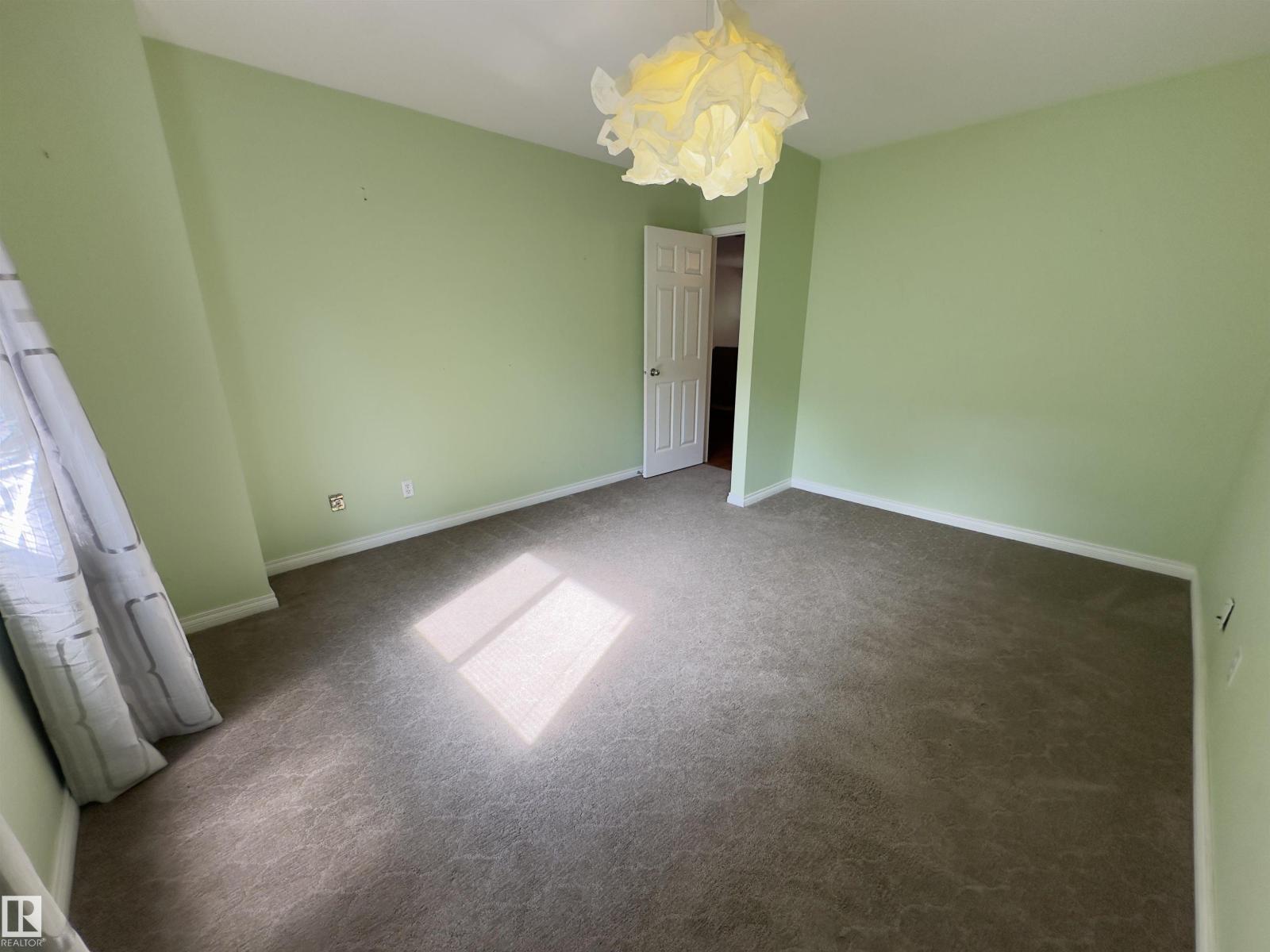 #48 6608 158 Av Nw Property Photo 40