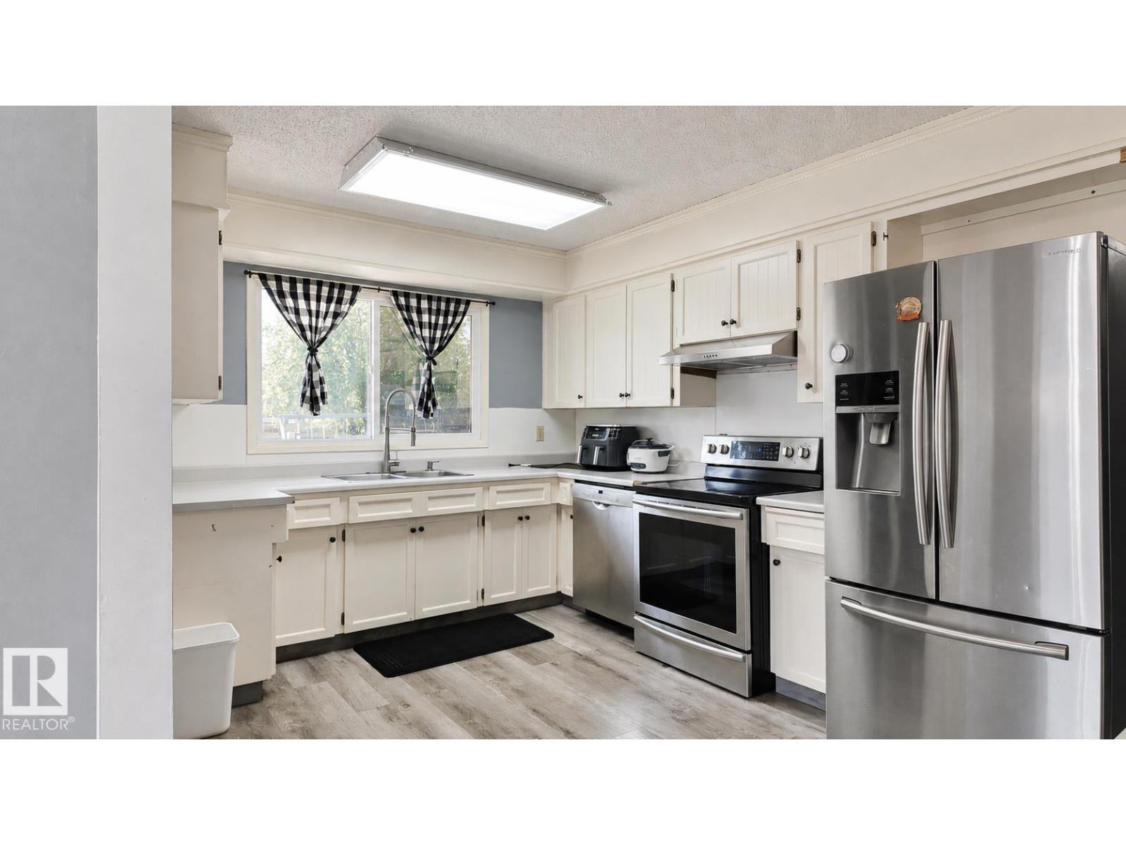 16608 109 St Nw Property Photo 12