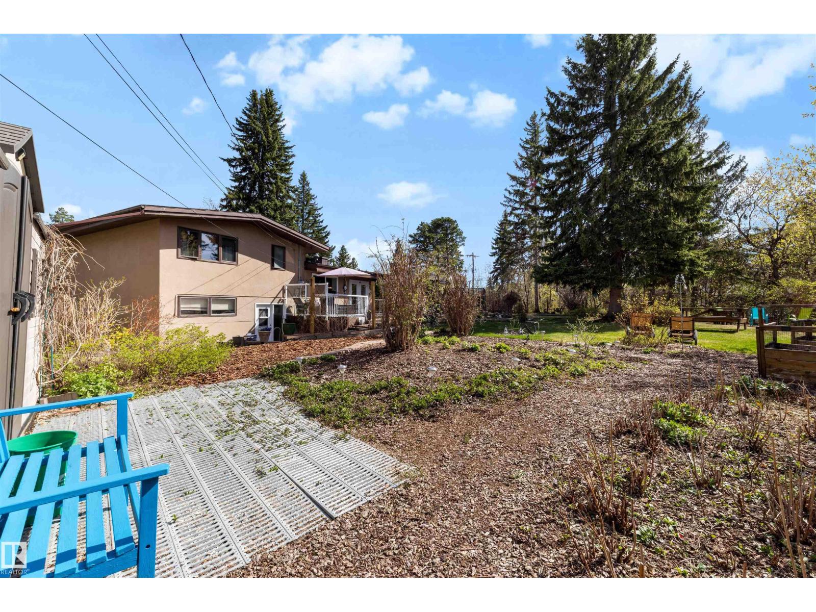 8 Garland Pl Property Photo 12