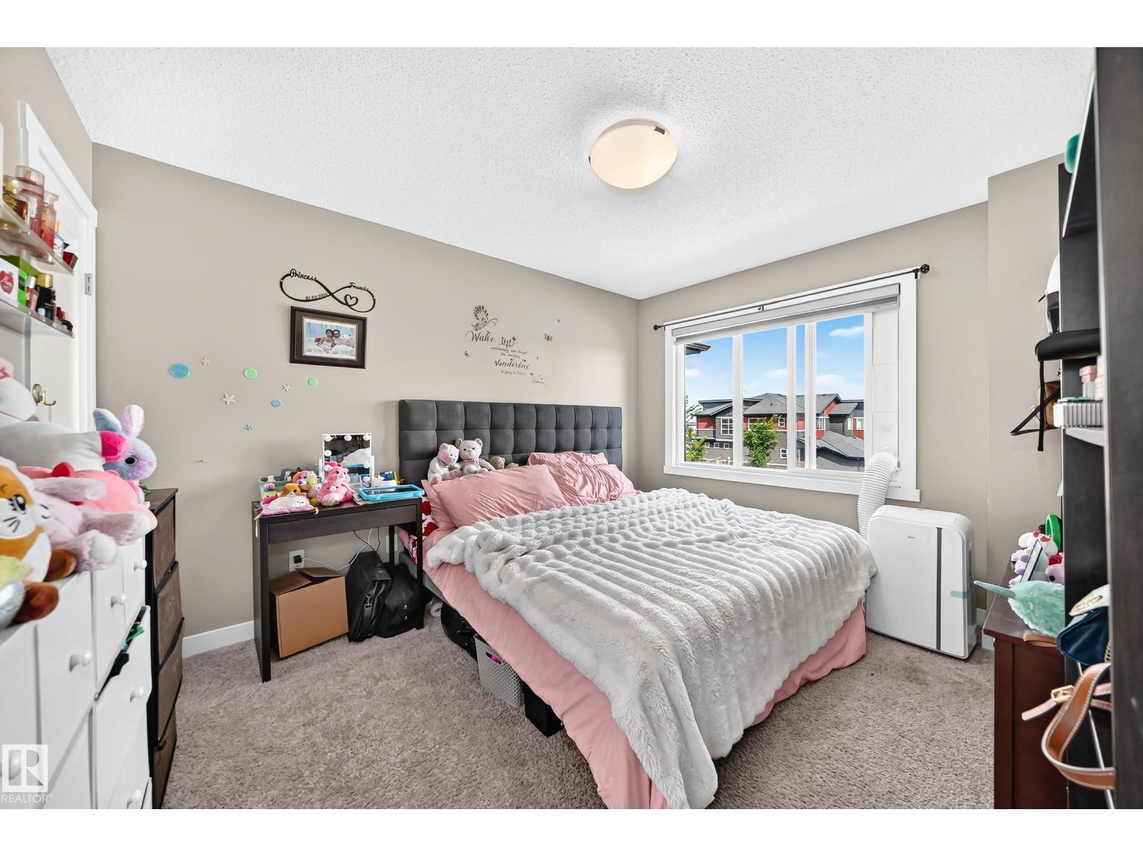 689 Black Stone Bv Property Photo 18