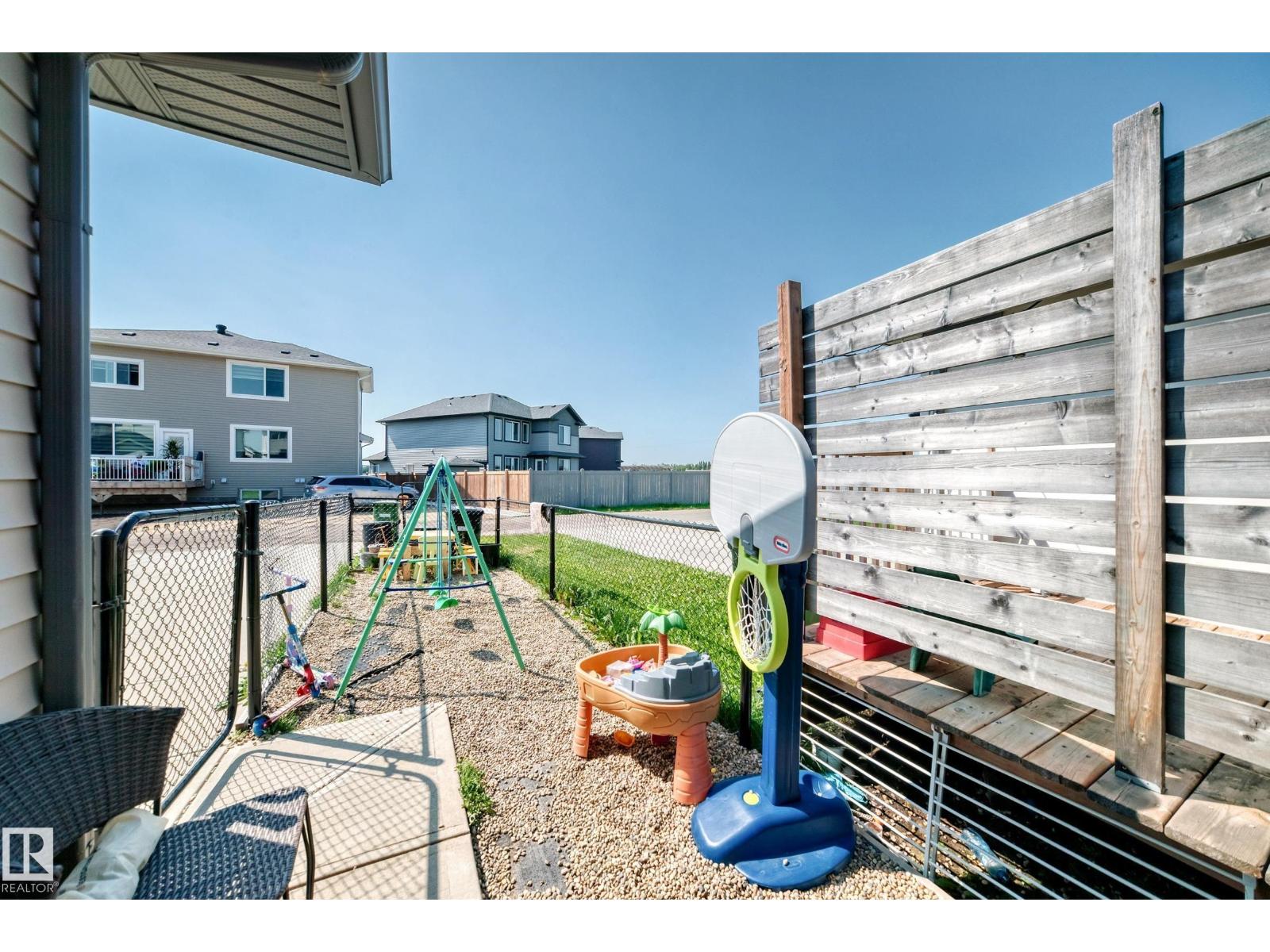 689 Black Stone Bv Property Photo 32