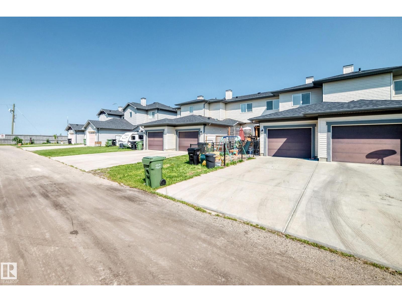 689 Black Stone Bv Property Photo 35