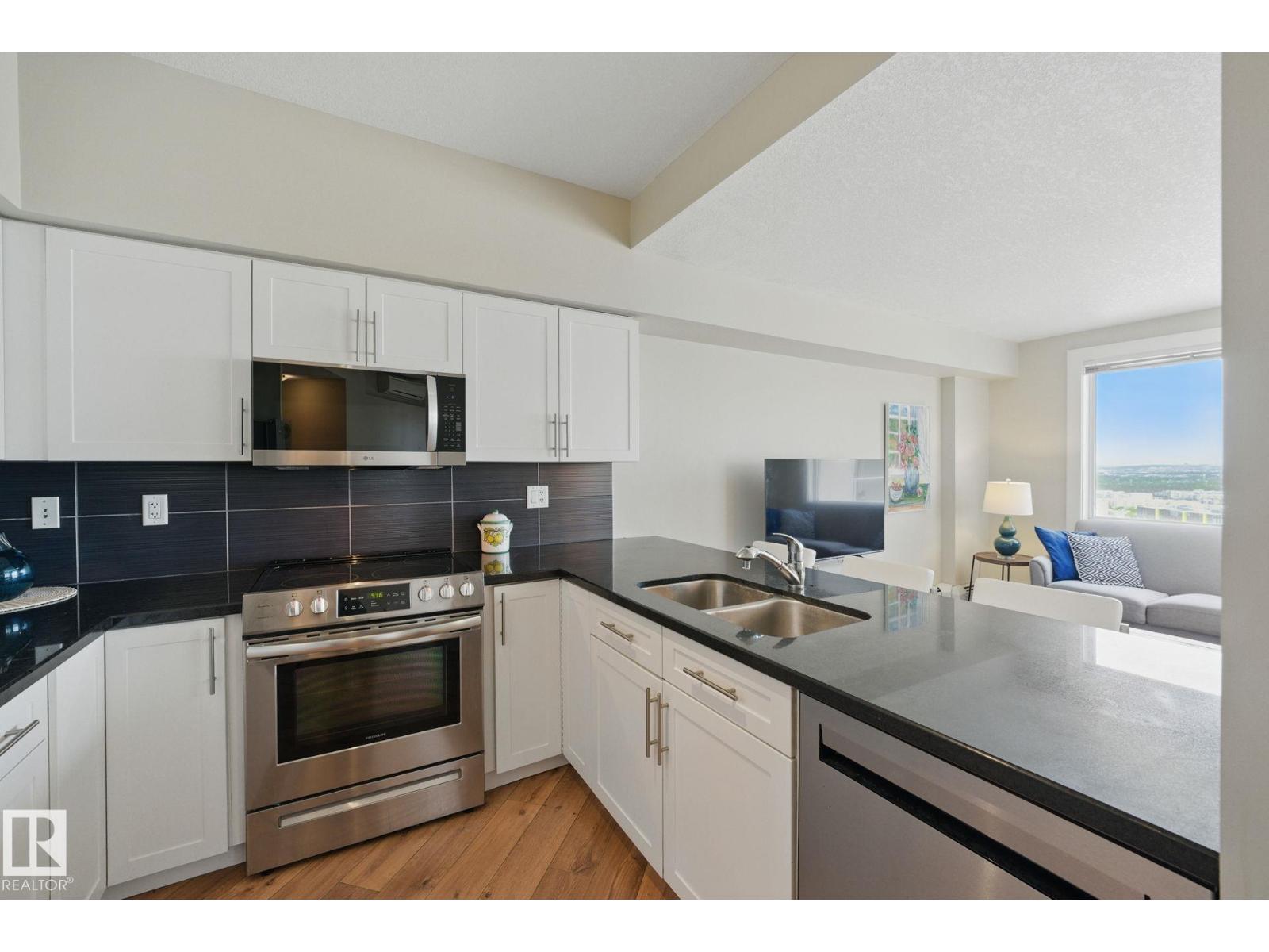 #2701 10136 104 St Nw Property Photo 9