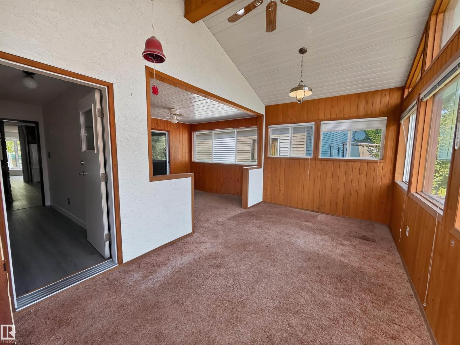 11327 25 Av Nw Property Photo 20