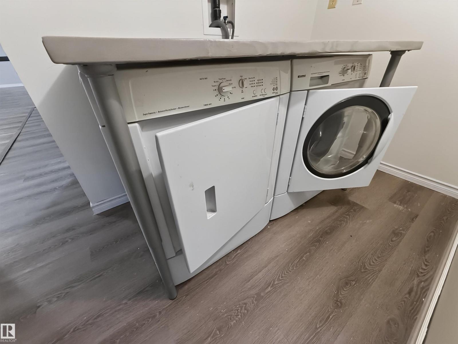 11327 25 Av Nw Property Photo 43