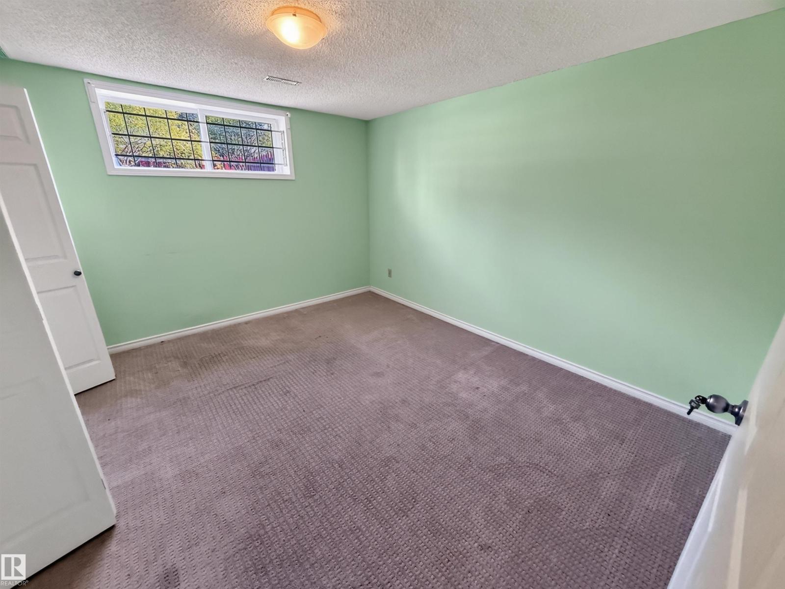 11327 25 Av Nw Property Photo 46