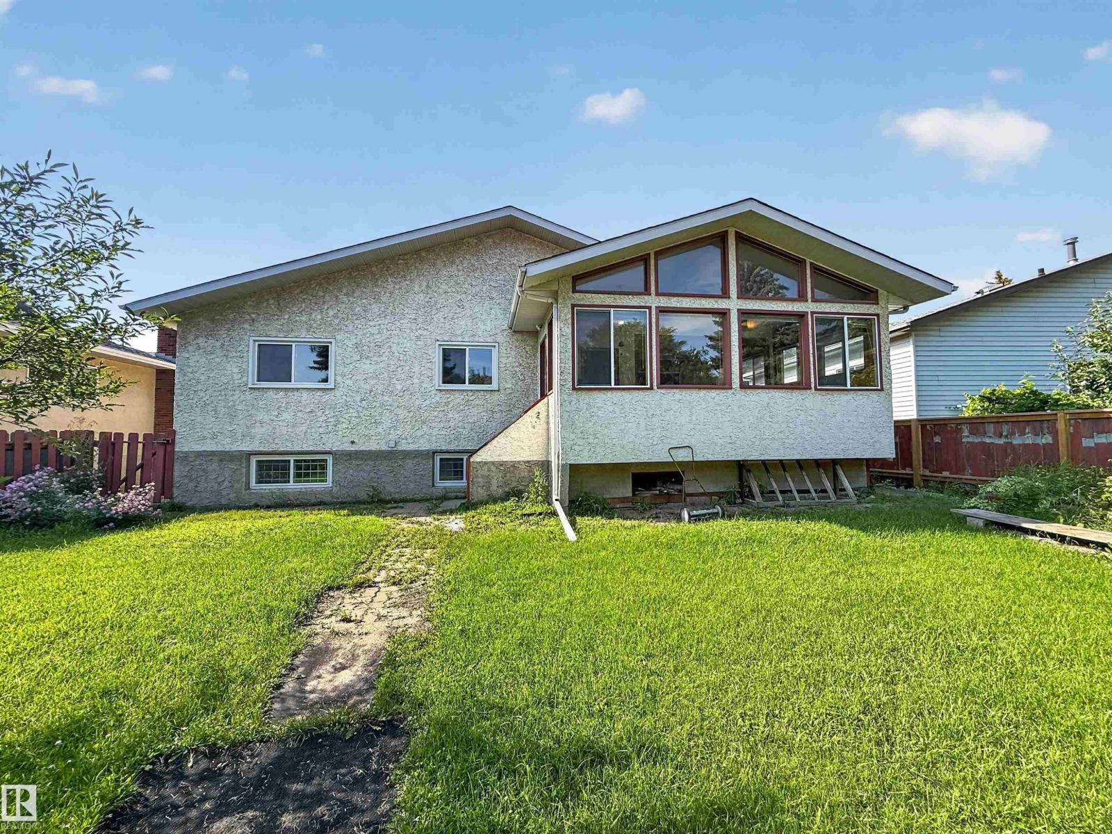 11327 25 Av Nw Property Photo 55
