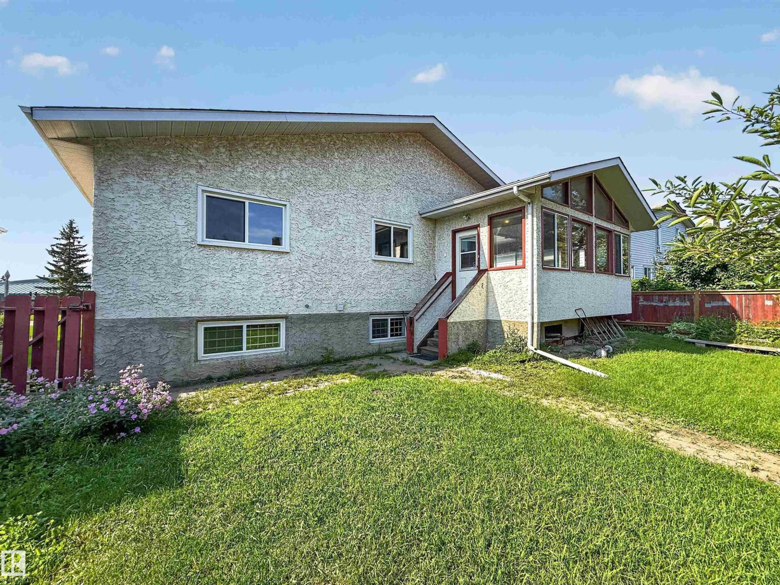 11327 25 Av Nw Property Photo 56