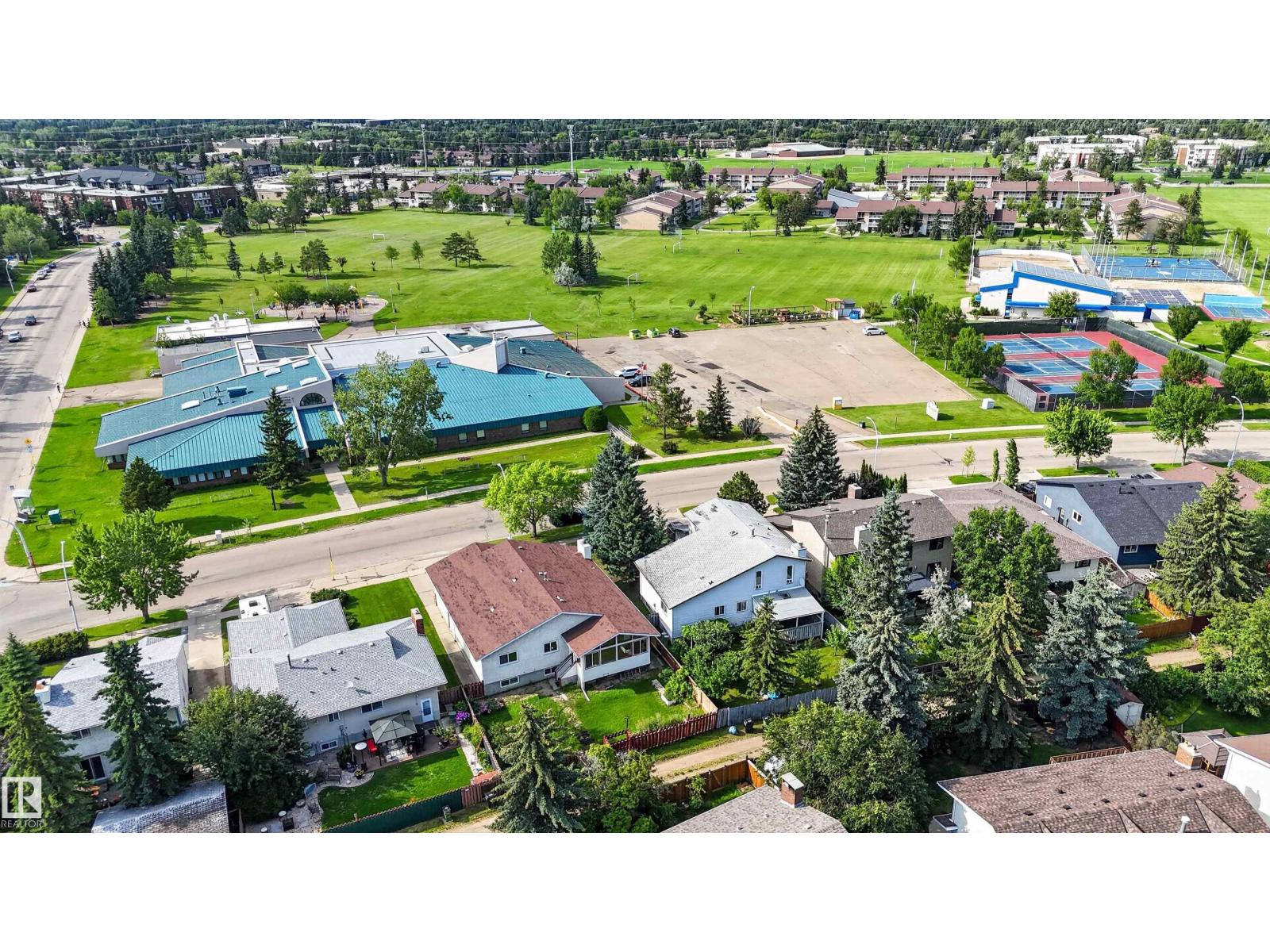 11327 25 Av Nw Property Photo 64