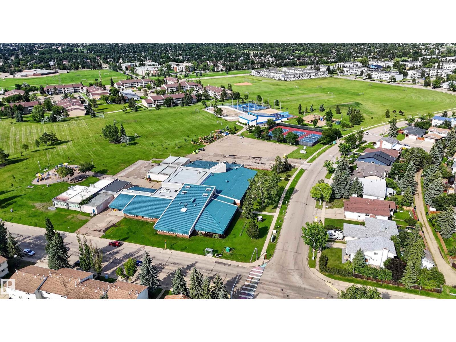 11327 25 Av Nw Property Photo 65