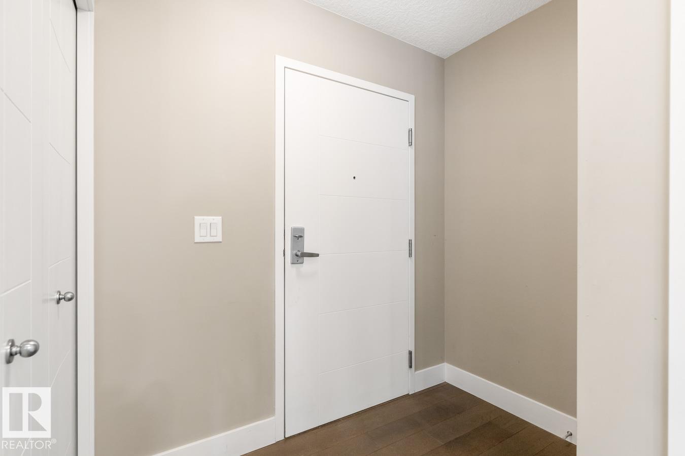 #203 10006 83 Av Nw Property Photo 3