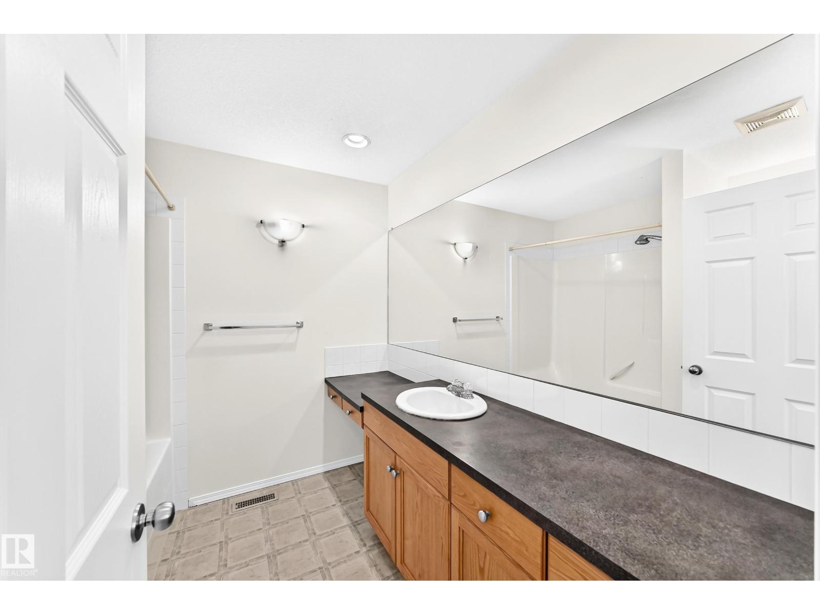 #93 230 Edwards Dr Sw Property Photo 27