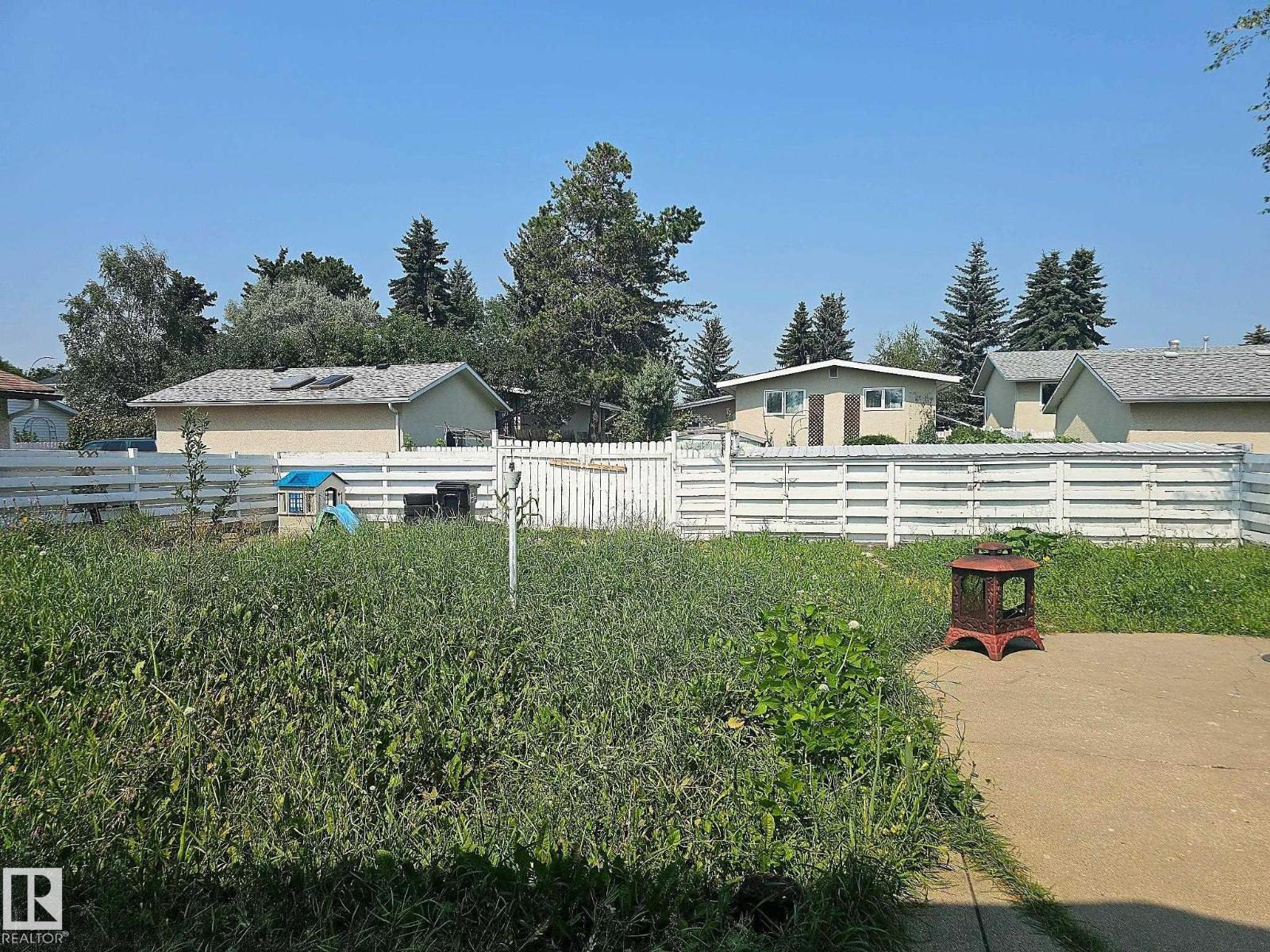 7812 144 Av Nw Property Photo 16