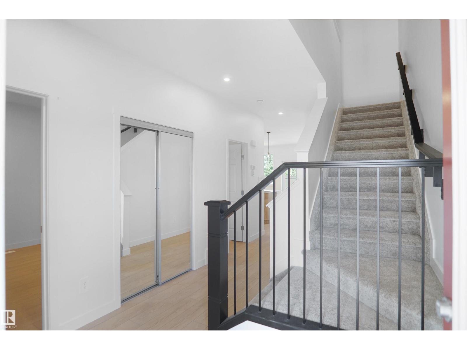 8707 183 Av Nw Property Photo 2