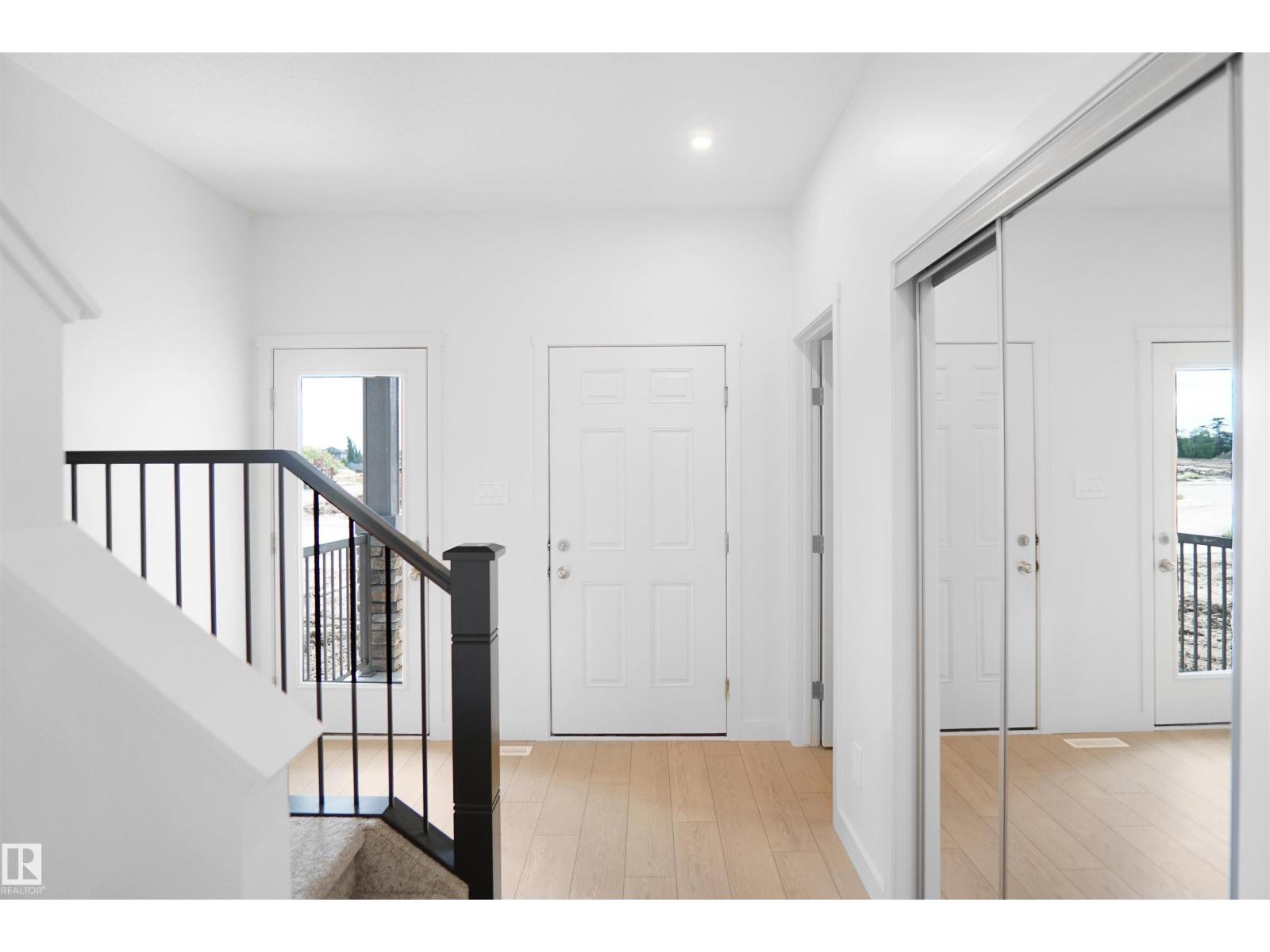8707 183 Av Nw Property Photo 4