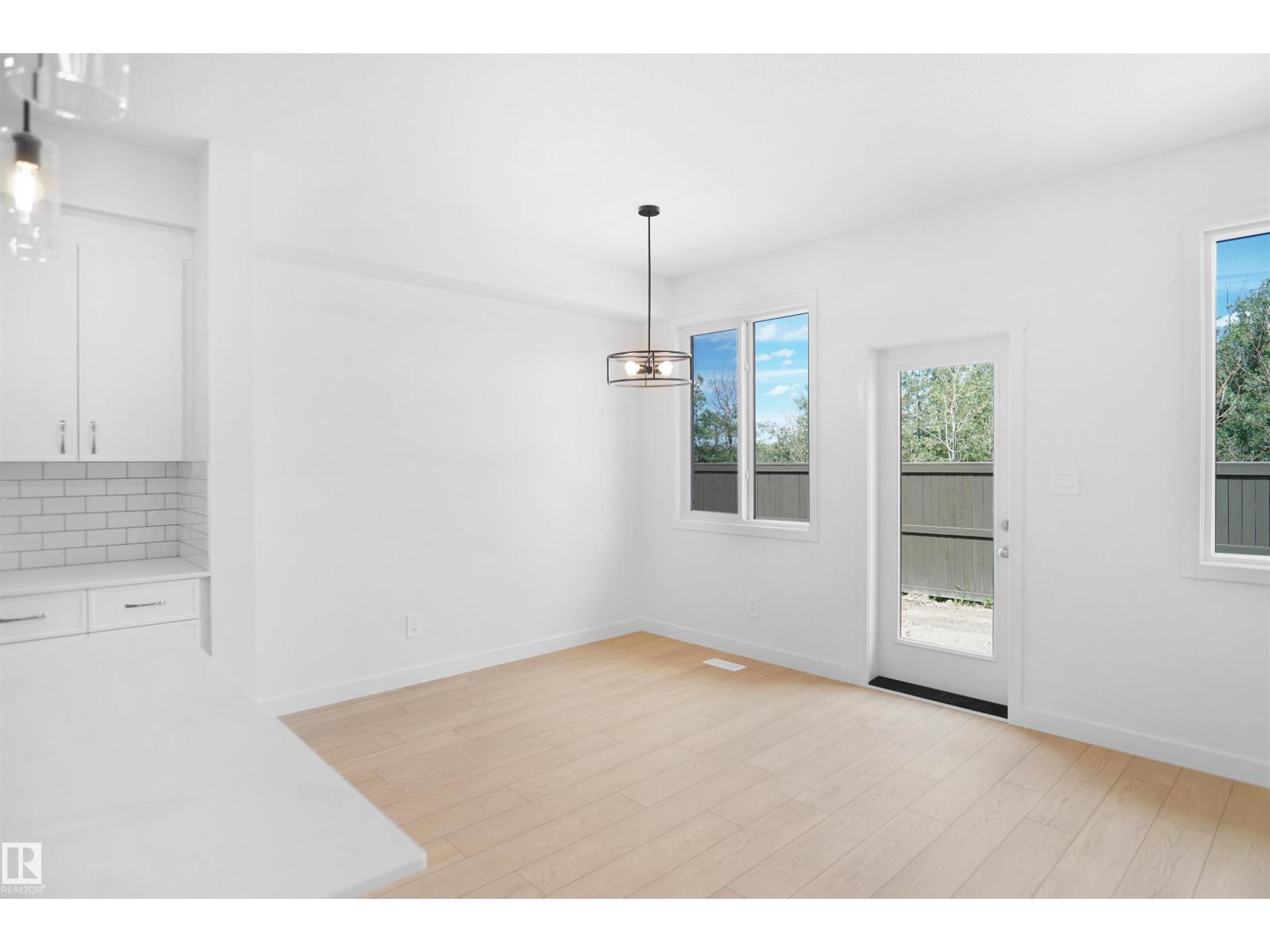 8707 183 Av Nw Property Photo 5