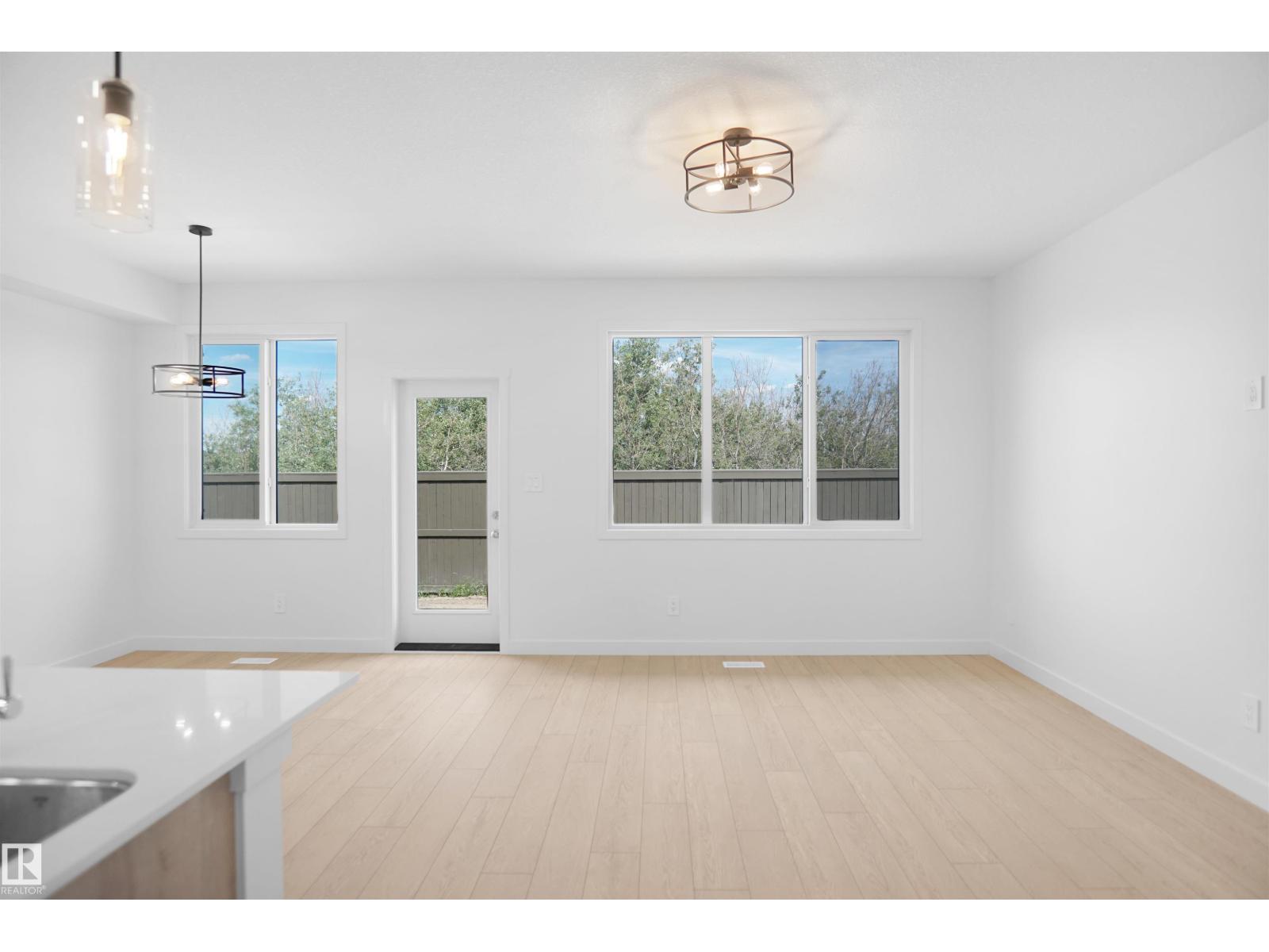 8707 183 Av Nw Property Photo 8