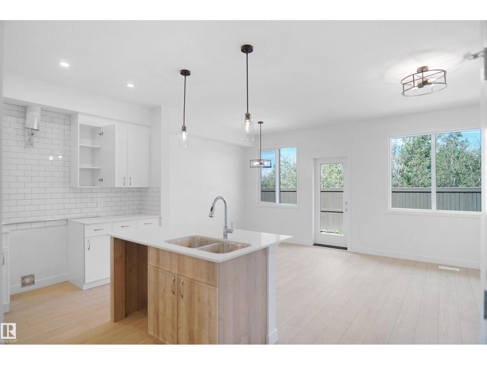 8707 183 Av Nw Property Photo 9
