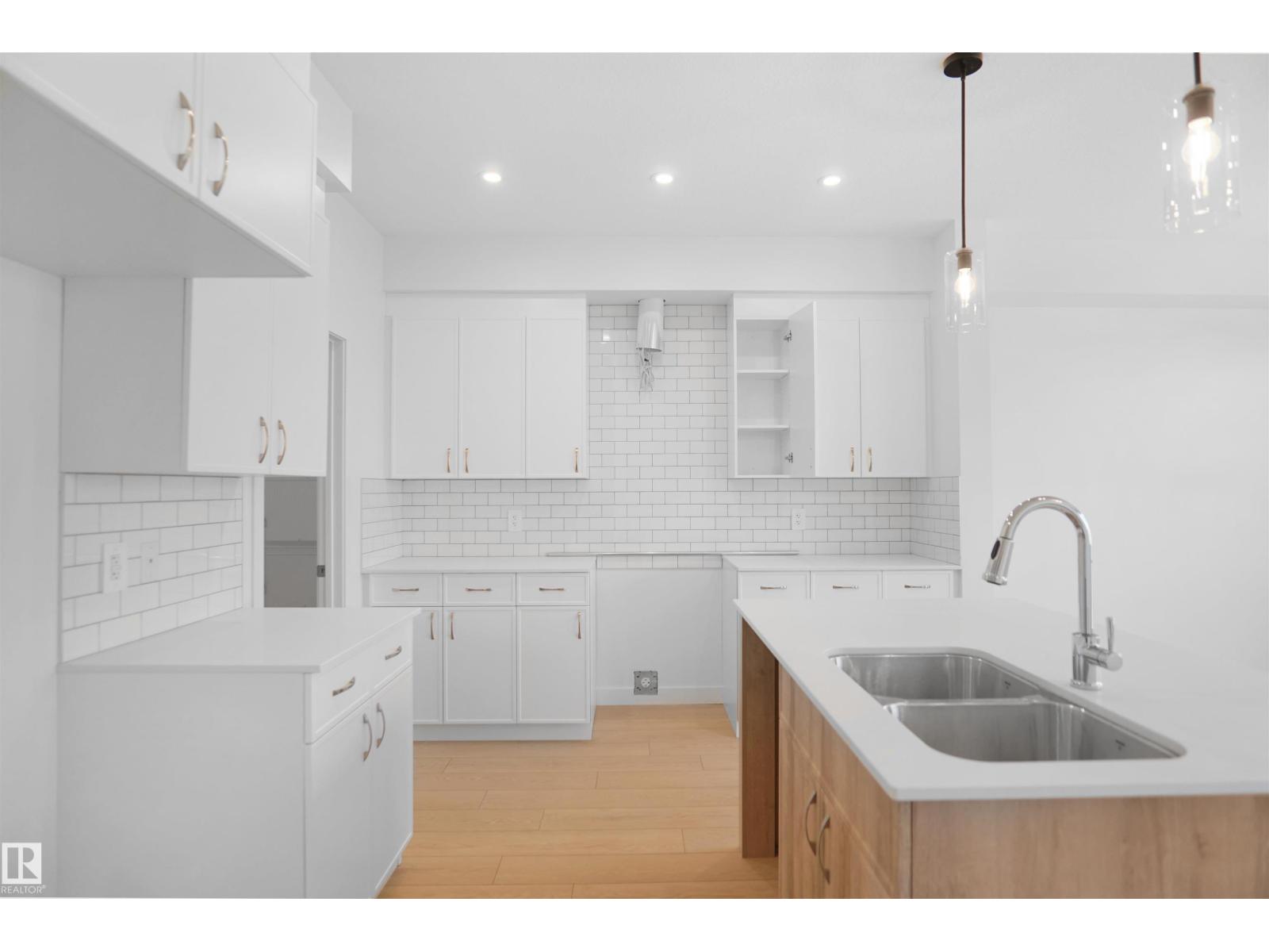 8707 183 Av Nw Property Photo 10