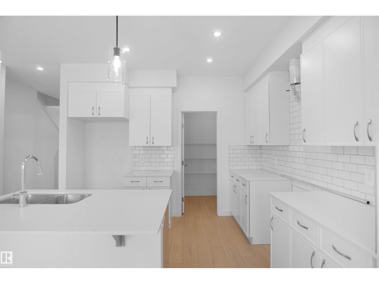 8707 183 Av Nw Property Photo 12