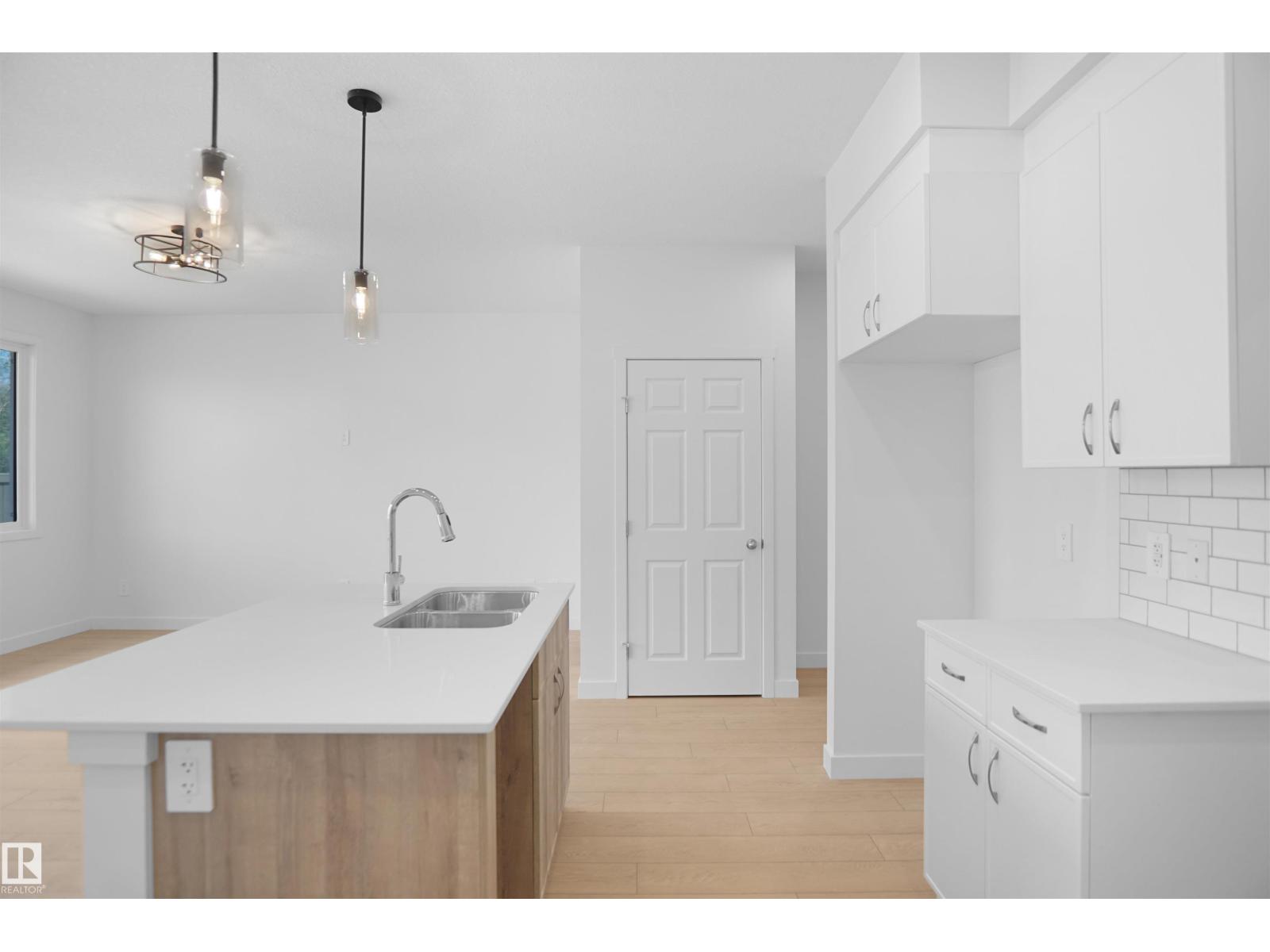 8707 183 Av Nw Property Photo 13