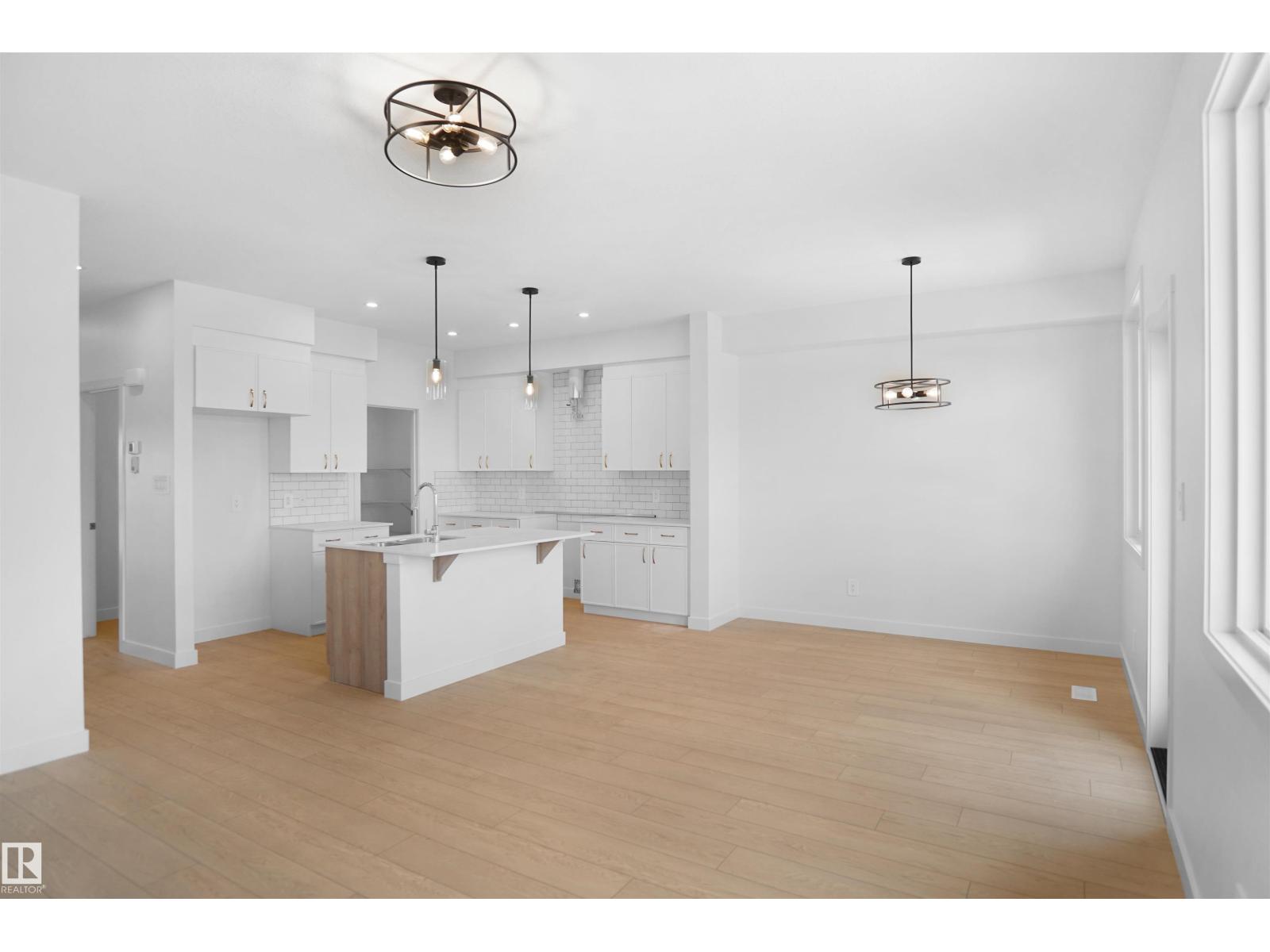 8707 183 Av Nw Property Photo 17
