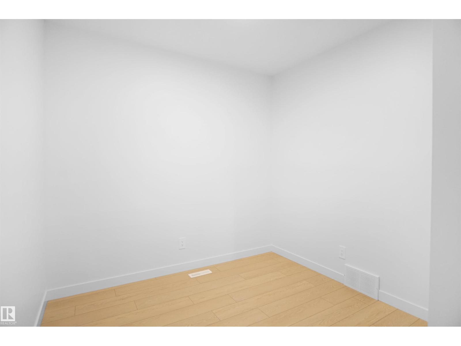 8707 183 Av Nw Property Photo 18