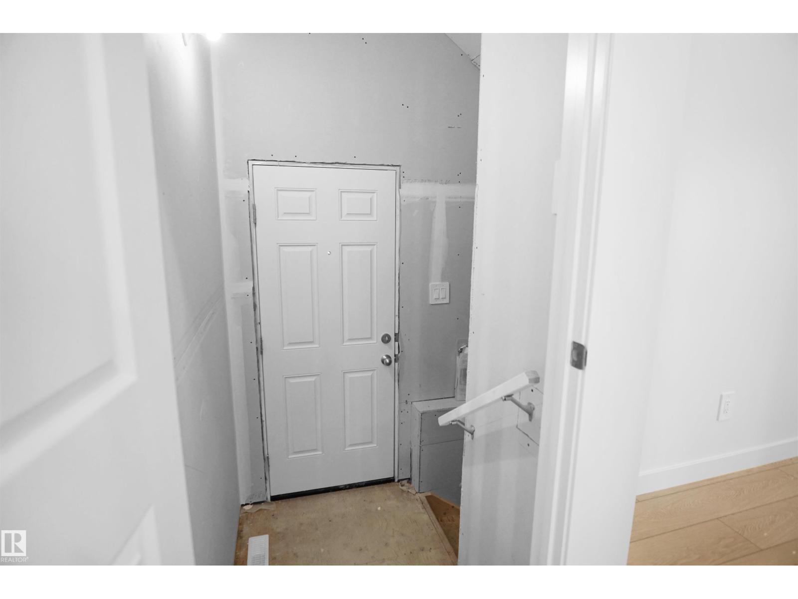 8707 183 Av Nw Property Photo 31
