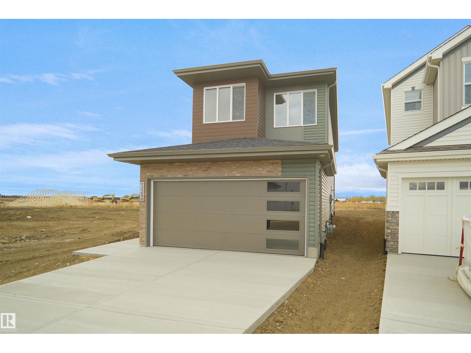 8436 183 Av Nw Property Photo 1