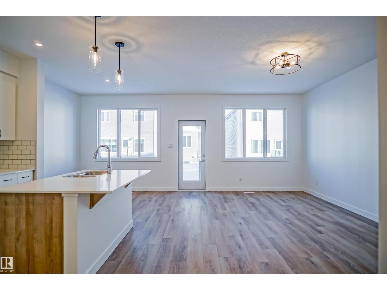 15 Lemon Cl Property Photo 5