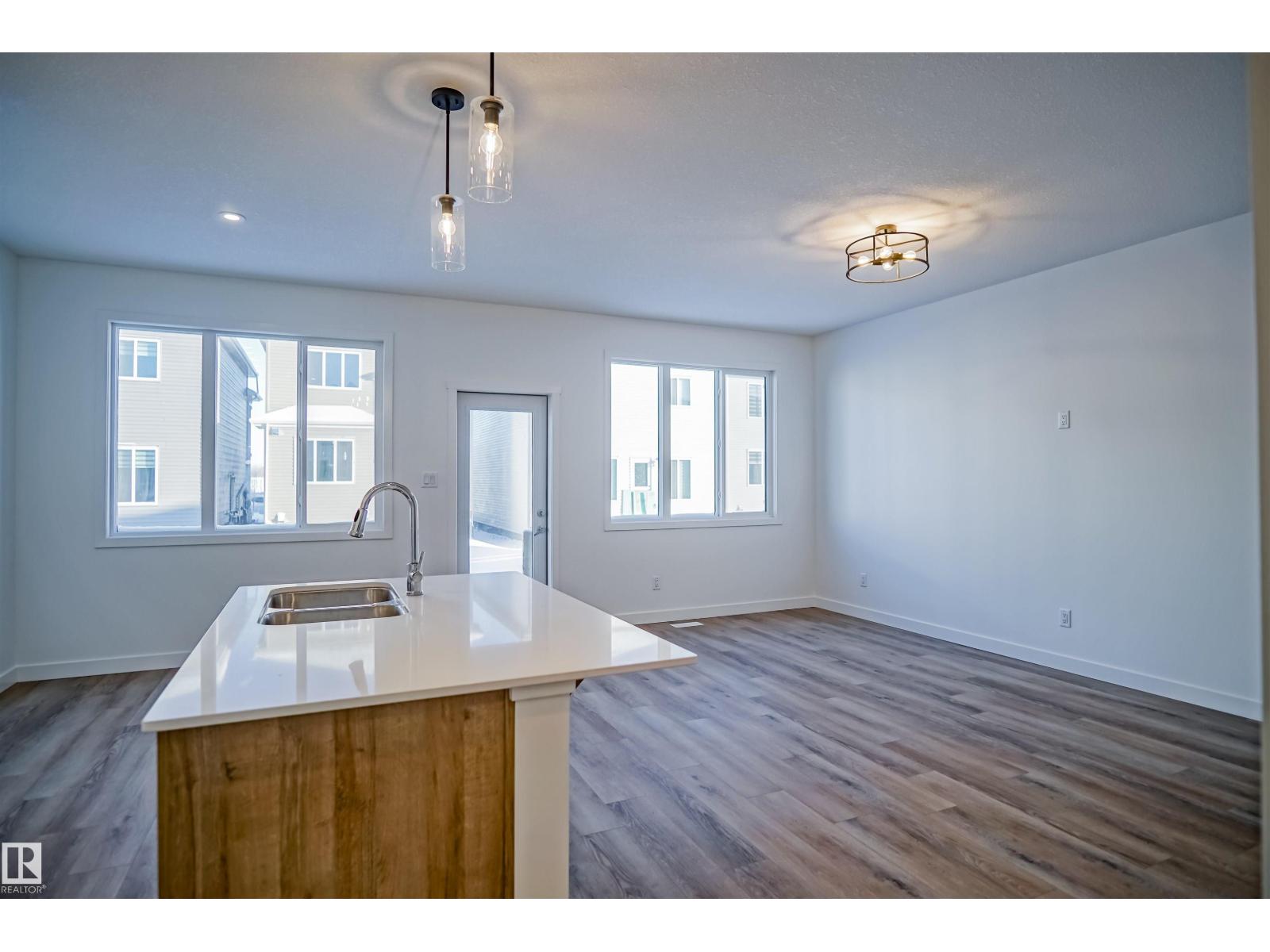 15 Lemon Cl Property Photo 6