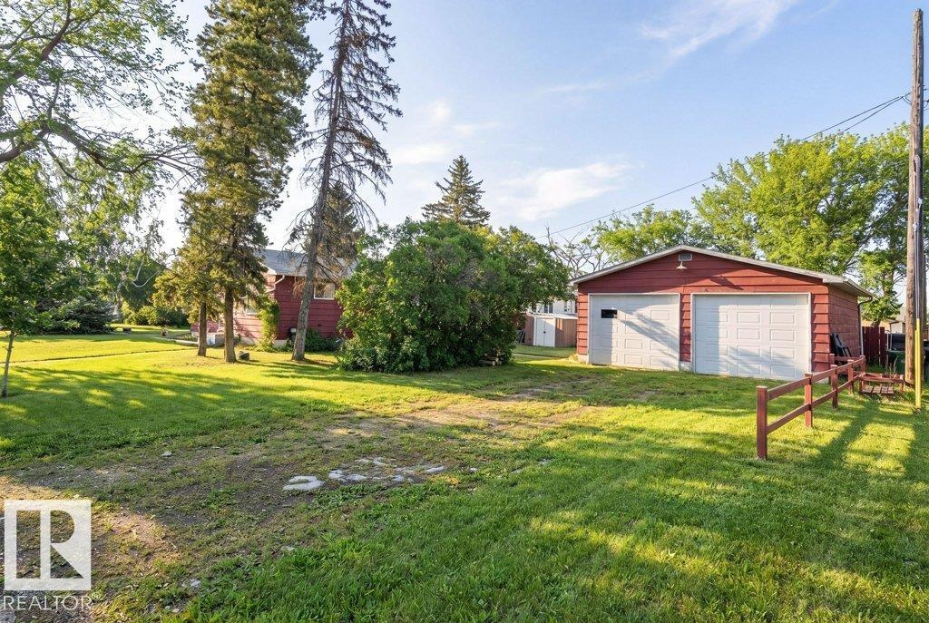 10459 66 Av Nw Property Photo 2